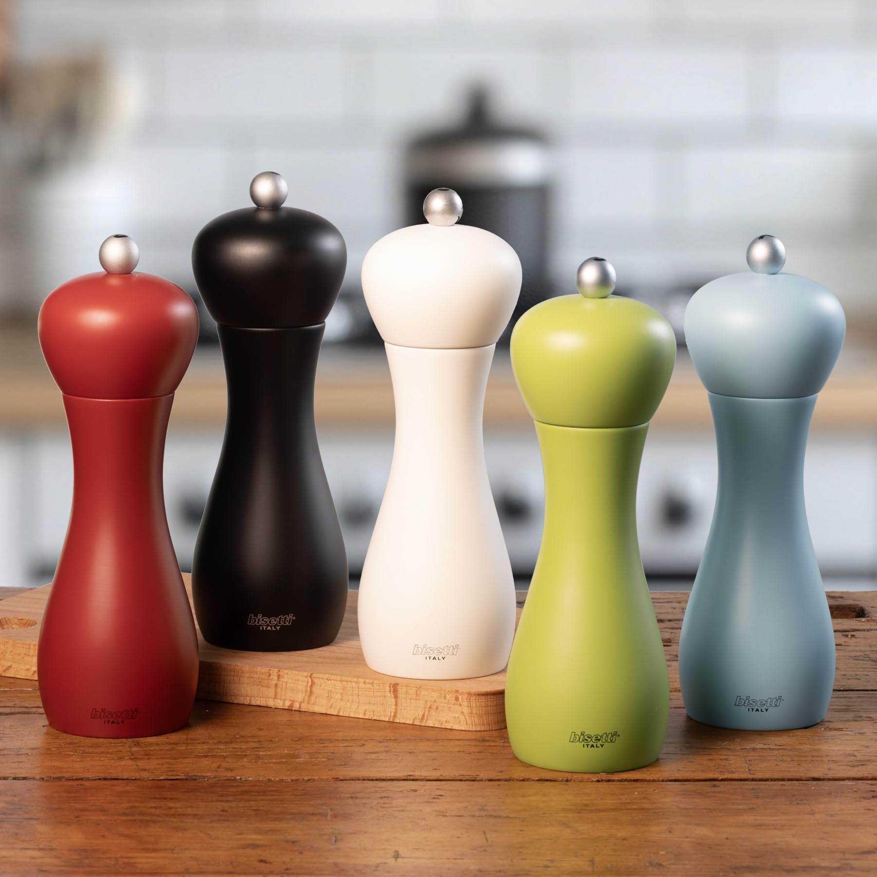 Macina Sale Manuale Rimini in Legno di Faggio Laccato 18 cm, Macinino Manuale per Sale con Macina in Ceramica ad Alta Resistenza, Elegante e Made in Italy - BISETTI (Verde Chiaro Opaco)