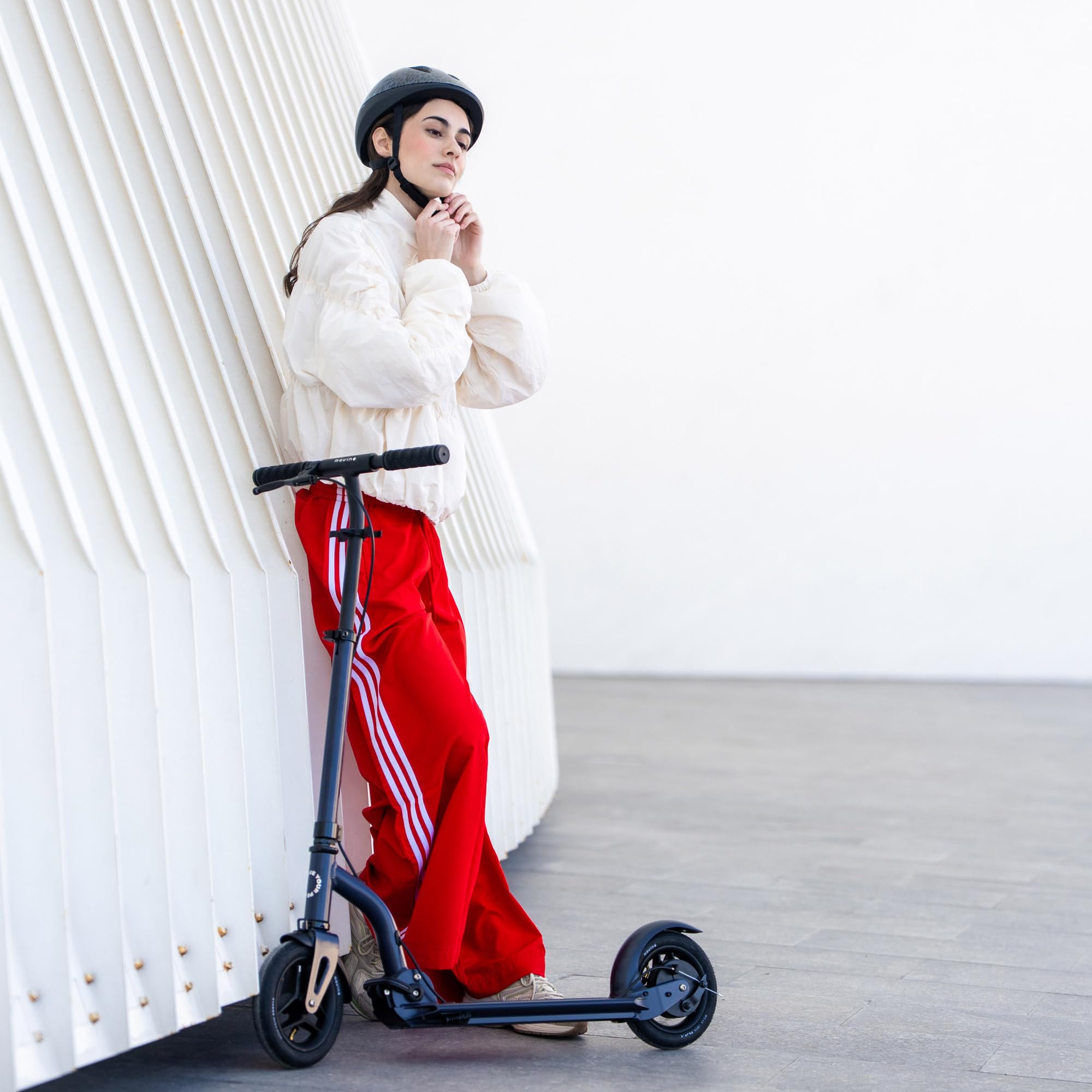Movino Scooter Urbano Pieghevole per Giovani e Adulti - Ampia Pedana Antiscivolo - Ruote Grandi - Manubrio Regolabile - Air