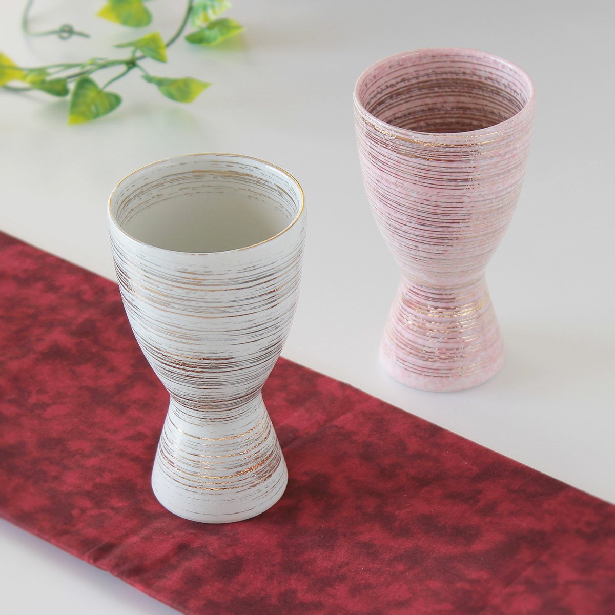 Amazon｜ワイングラス : 有田焼 陶悦窯 雅姫(ホワイト・ピンク