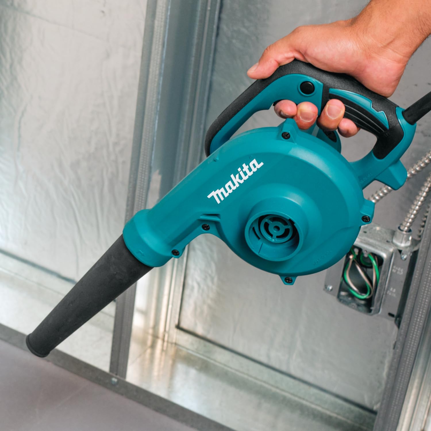 Makita SOFFIAT-ASPIRATORE 600W, Con cavo elettrico