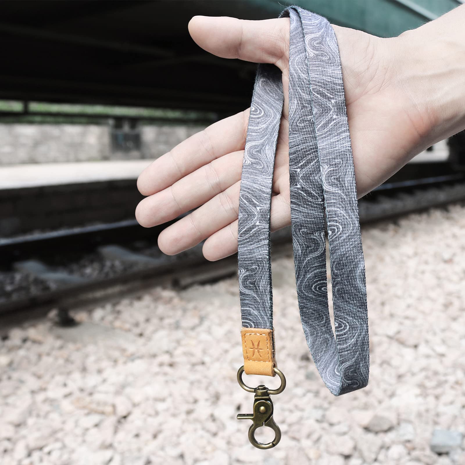 HEZEN Cool Lanyards,Neck Strap Key Chain Holder, Neck Lanyards for Keys,Wallets and ID Badge Holders (Lithosphere) - Image 3