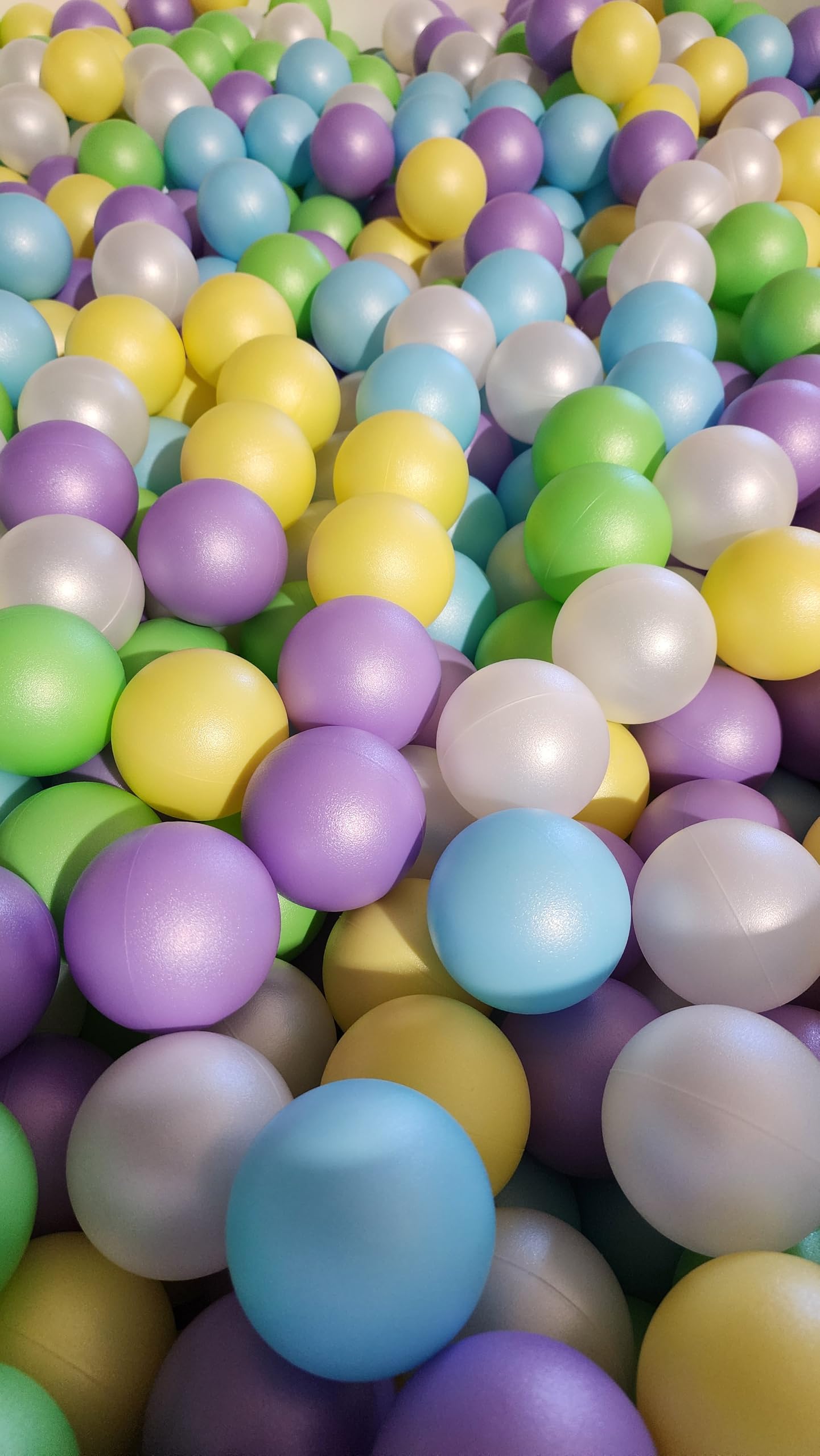 Indigo Ball Co 3" Textured Finish Commercial Grade Candy-Green Ball Pit Balls (Pack of 200)