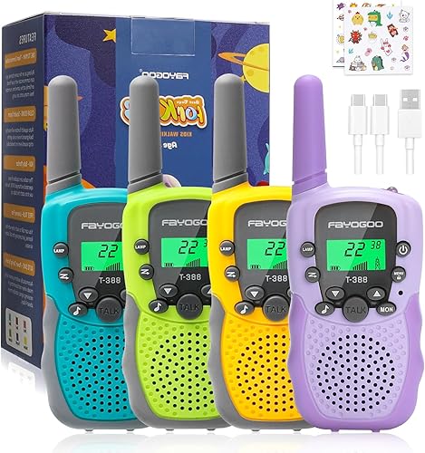 FAYOGOO Paquete de 4 walkie talkies para niños de largo alcance de 2 millas, walkie talkies recargables para niños con linterna, regalos de juguetes