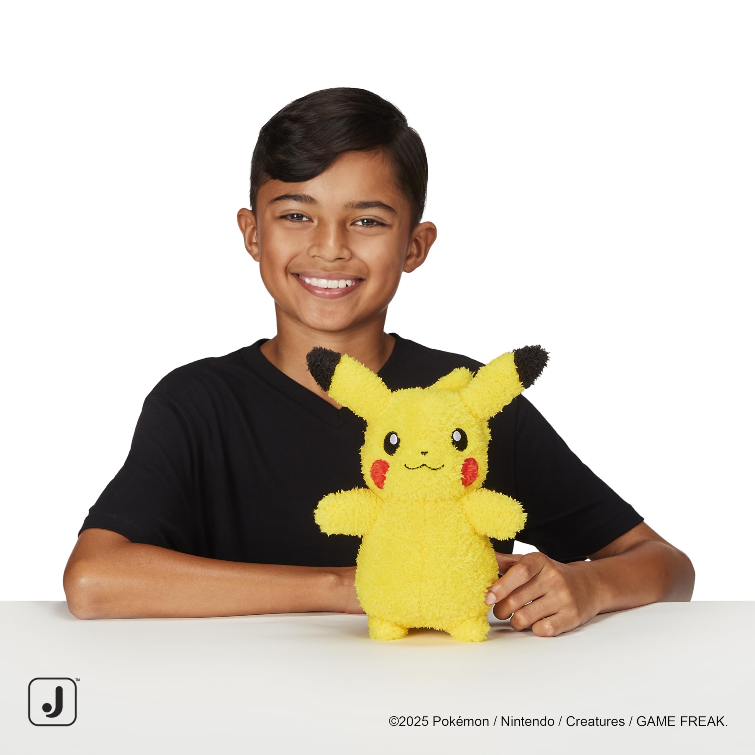 Amazon.co.jp: ポケモンの抱きしめるピカチュウぬいぐるみ - 8インチの
