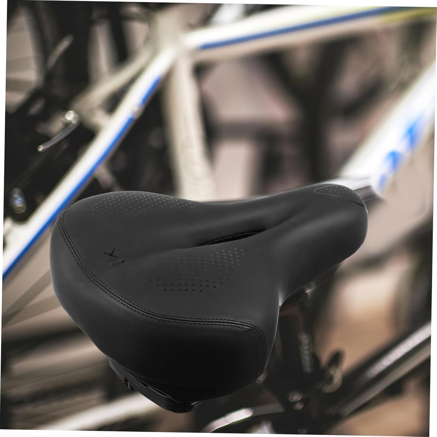 Toyvian Comfortable Widen Cycling Seat Cushion with Taillight Breathable Lightweight Padded Bike Saddle for and Stationary