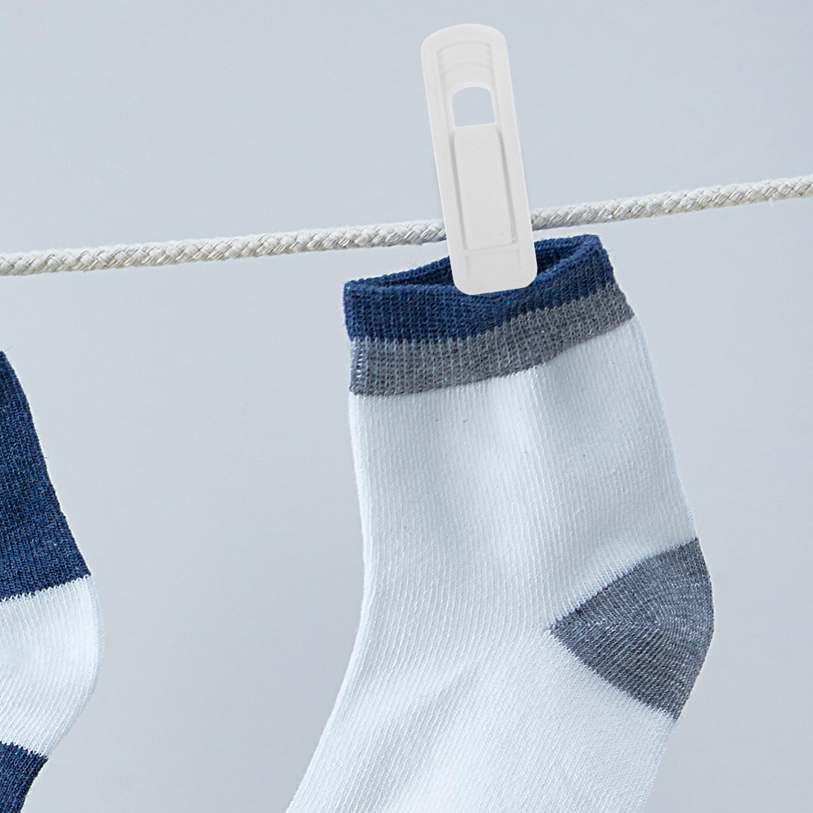Gatuida Pinzas de Terciopelo en Color Antideslizantes para Ropa, Clips de Plástico Resistentes al Viento, Pack de 50 Unidades para Camisas, Pantalones y Faldas, Uso en Lavandería y Balcón