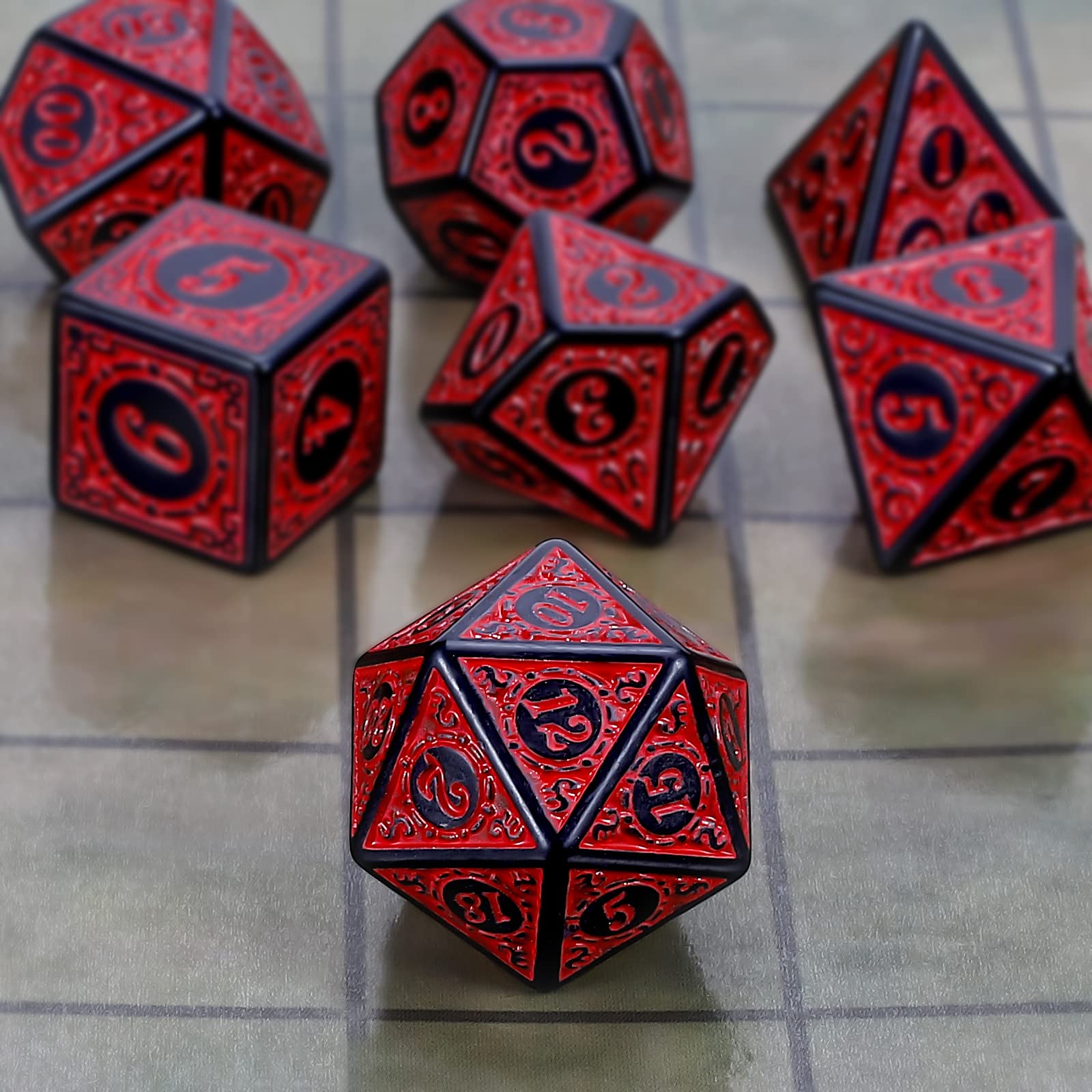 QMAY DND Dice Polyedrisches Würfel Set - 7 Stück für Dungeon und Dragons MTG RPG D&D D20, D12, D10, D%, D8, D6, D4 (Rote Gravurmuster) - 5