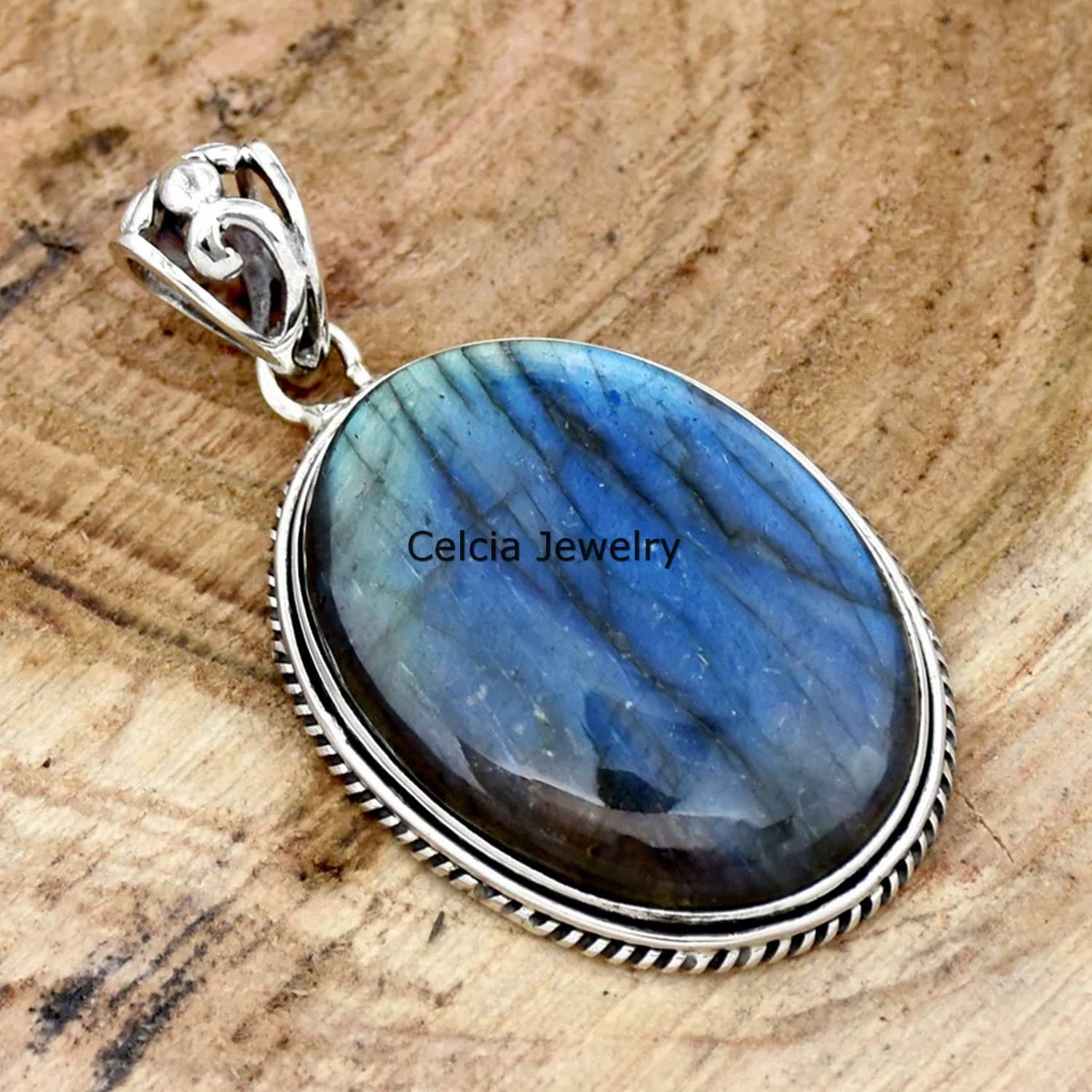Massiver 925er Sterlingsilber-Anhänger für Männer und Frauen, natürlicher Labradorit-Cabochon, ovaler blauer Feuer-Edelstein, einzigartiger handgefertigter Schmuck für Sie und Ihn