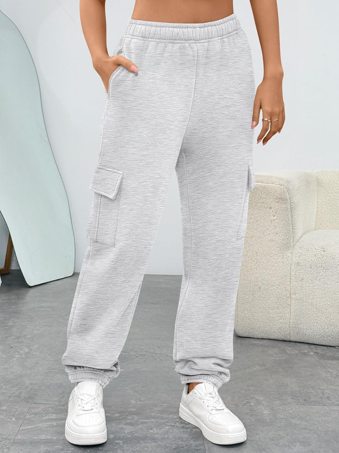 Trendy Queen Womens Cargo Sweatpants Oversized Fleece Joggers Baggy Athletic Pants with Pocket - Image 2