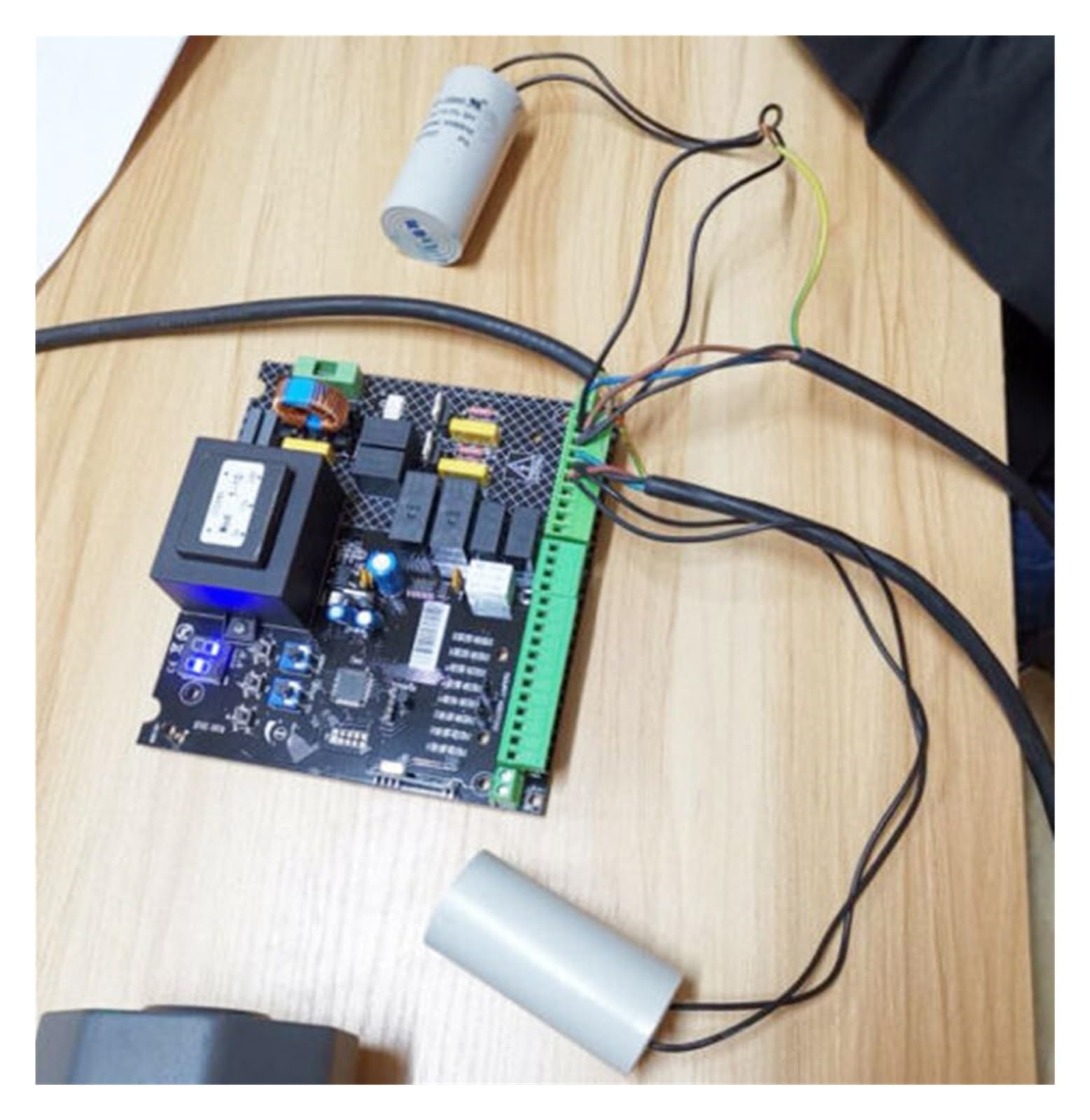 Napęd do bram przesuwnych, Automatyczna tablica kontrolna z podwójną bramą Płytka LED PCB do otwierania podwójnej bramy skrzydłowej z ładnym em(1 board and 3 remote)