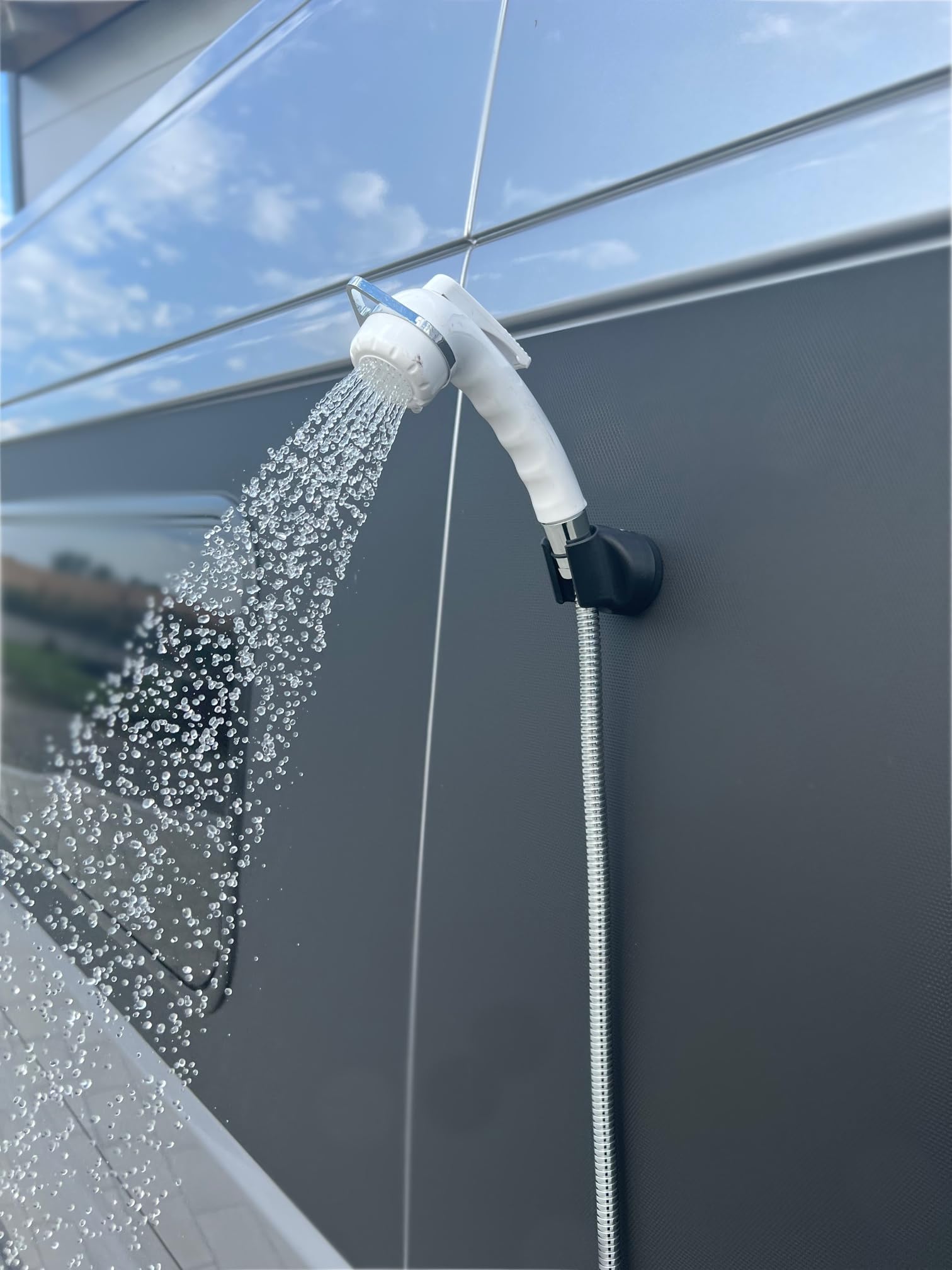 Supporto magnetico per doccia Basic, supporto per doccia con magnete e cuscinetto adesivo in metallo, ideale per campeggio, camper, furgone, caravan, caravan