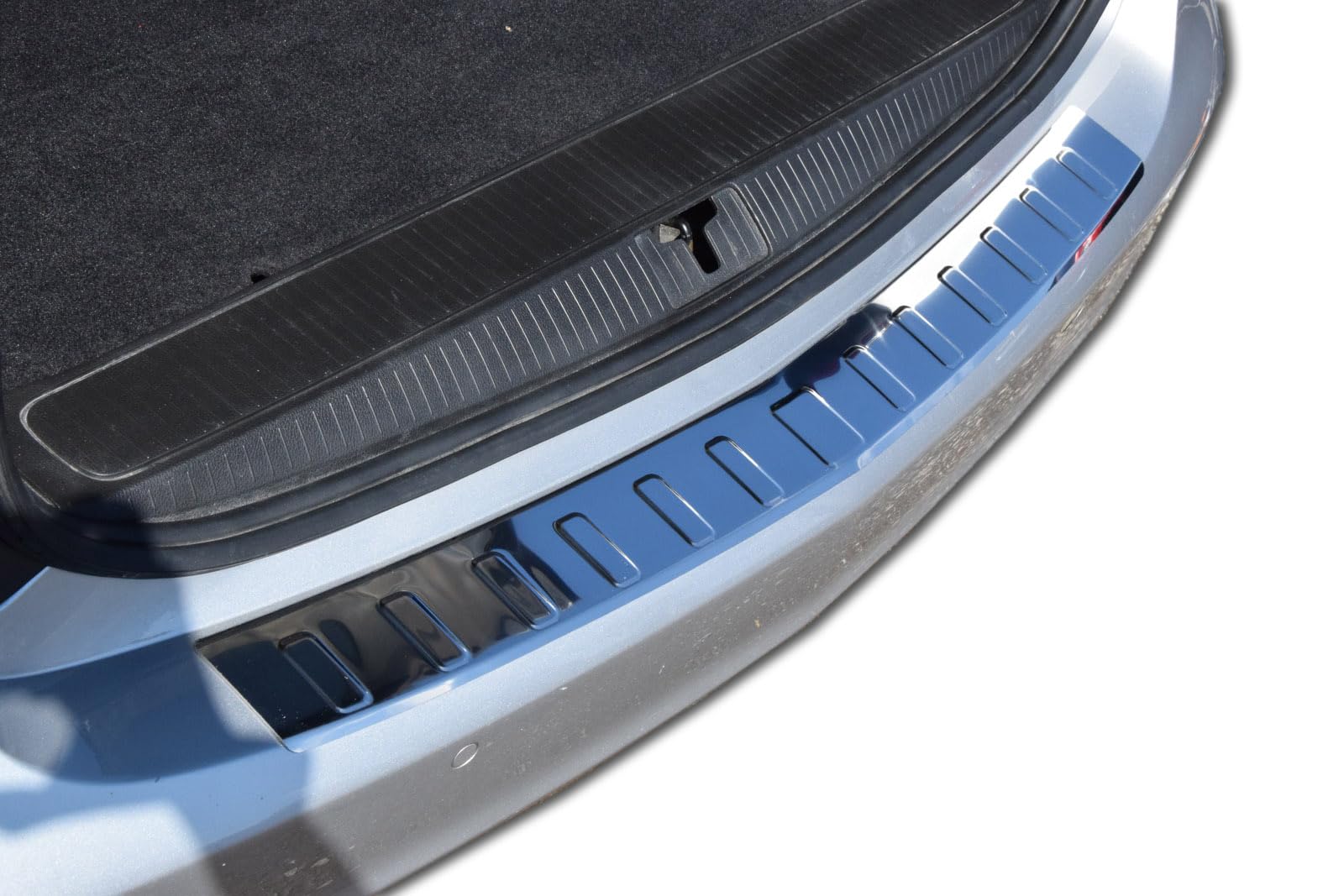 J&J AUTOMOTIVE Protezione Paraurti Posteriore per Opel Zafira C Tourer 2012-2019, su Misura, Salvabordo di Carico Antigraffio, Cromata