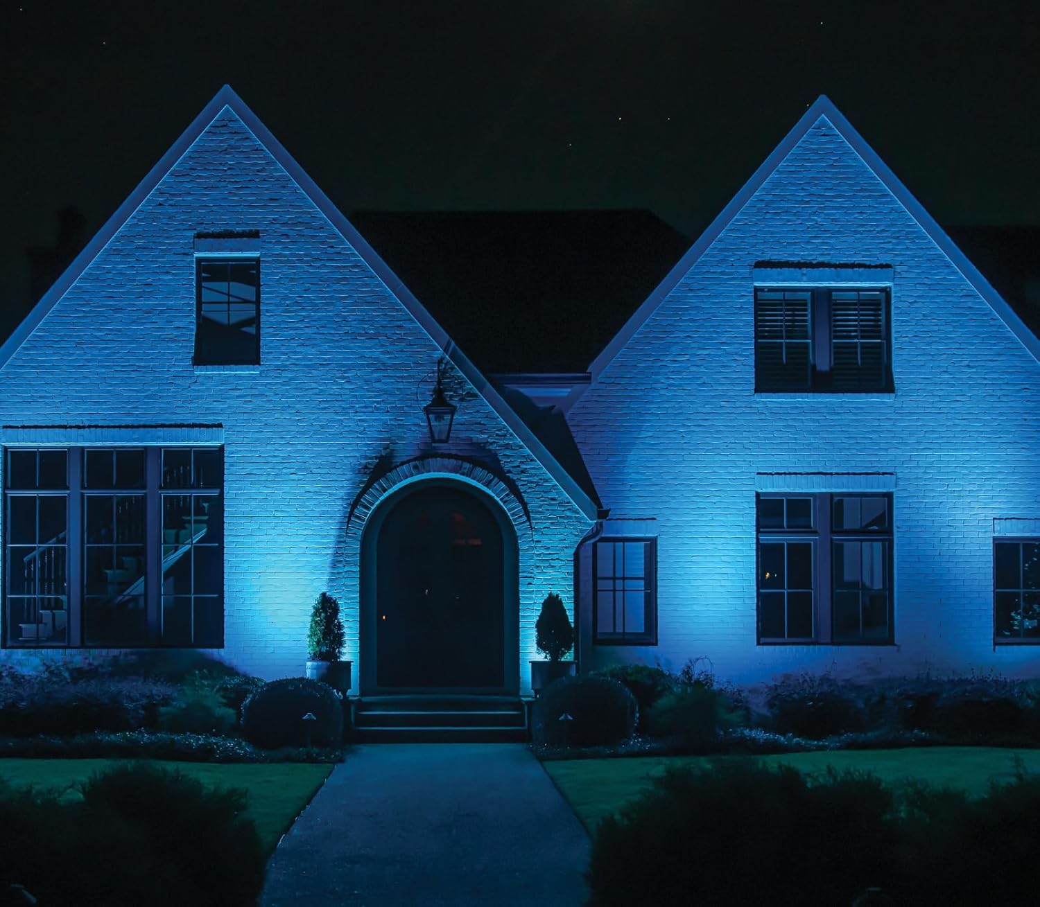 SPW Unique Lighting Systems Flex Gold Vivid Series MR16 5W 40 Degree Color Changing Red Green Blue LED Bulb (LED-5W-BM6F-RGB27)