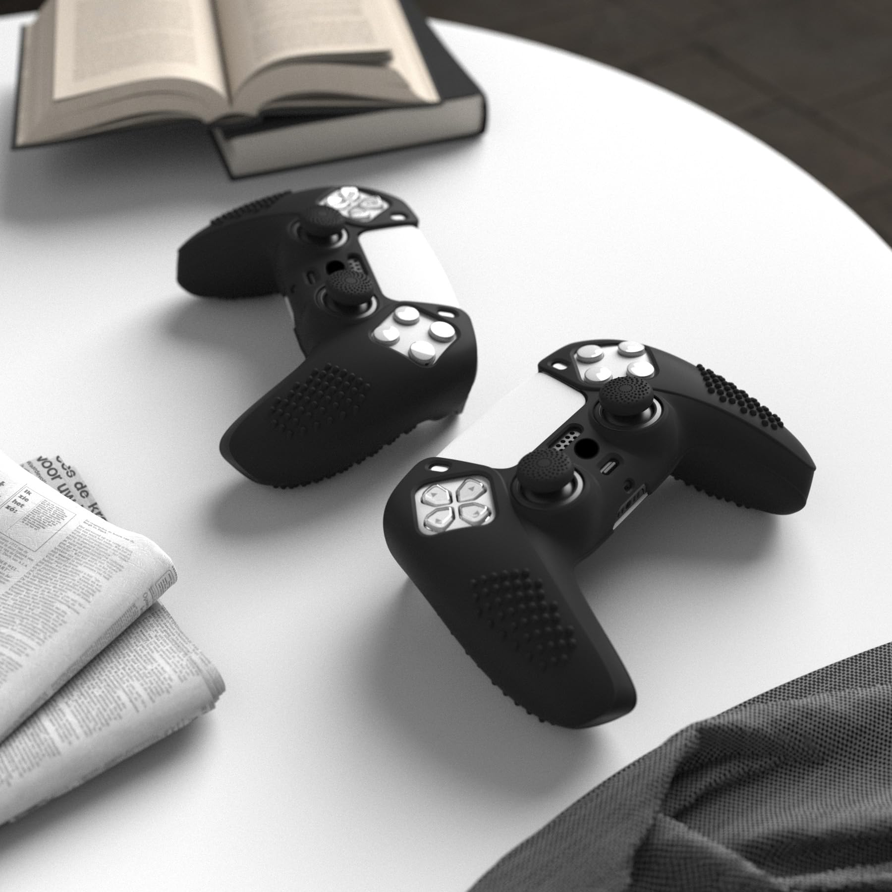 eXtremeRate PlayVital Funda de Silicona para ps5 Mando - Carcasa Protectora con 6 Tapas de Joysticks, Impermeable, Resistente y Antideslizante, Funda de Goma Suave para ps5, 3D Tachonado (Negro) - 3