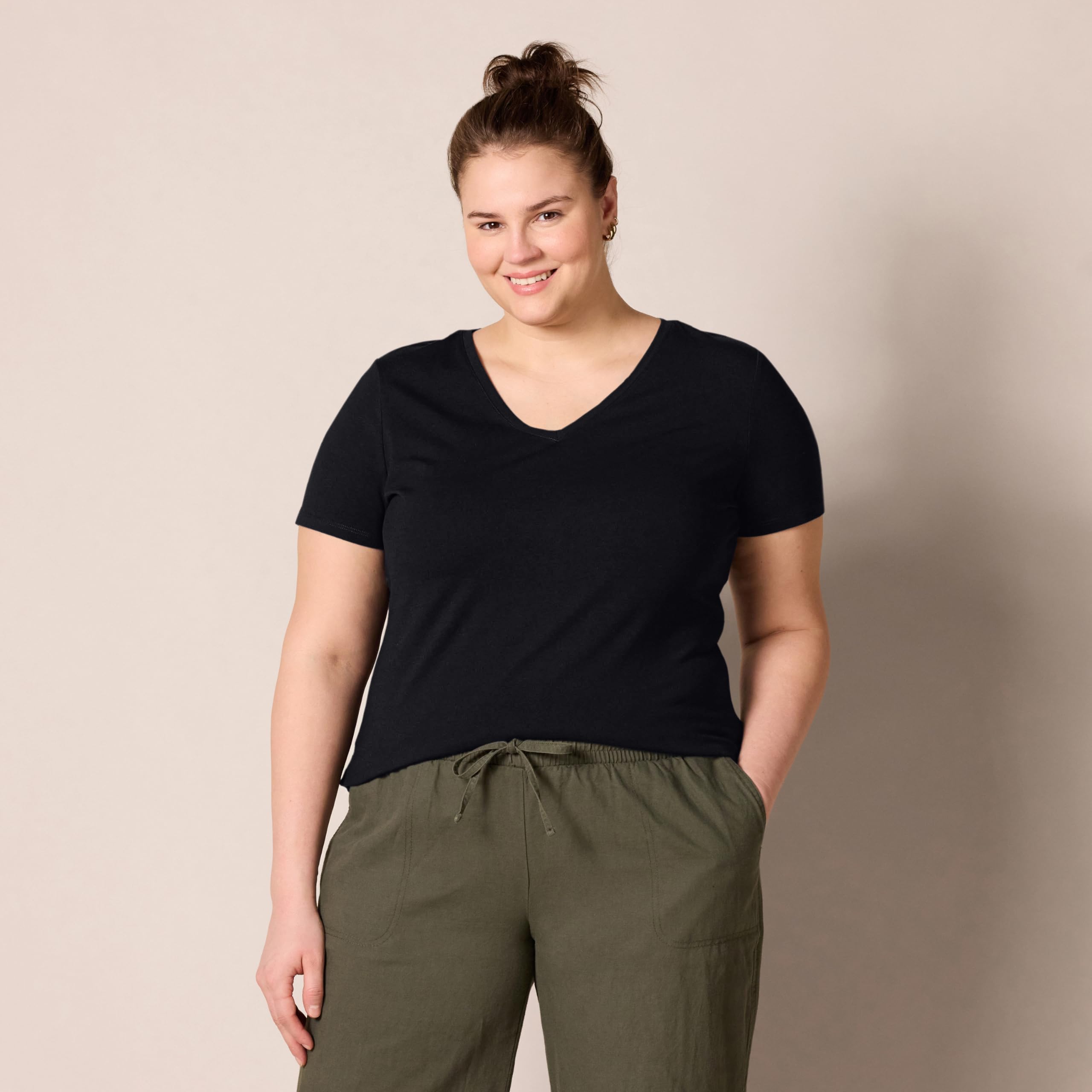 Amazon Essentials Women's Regular-Fit Short-Sleeve T-Shirt (Crewneck and V-Neck Options), Multipacks — view 368