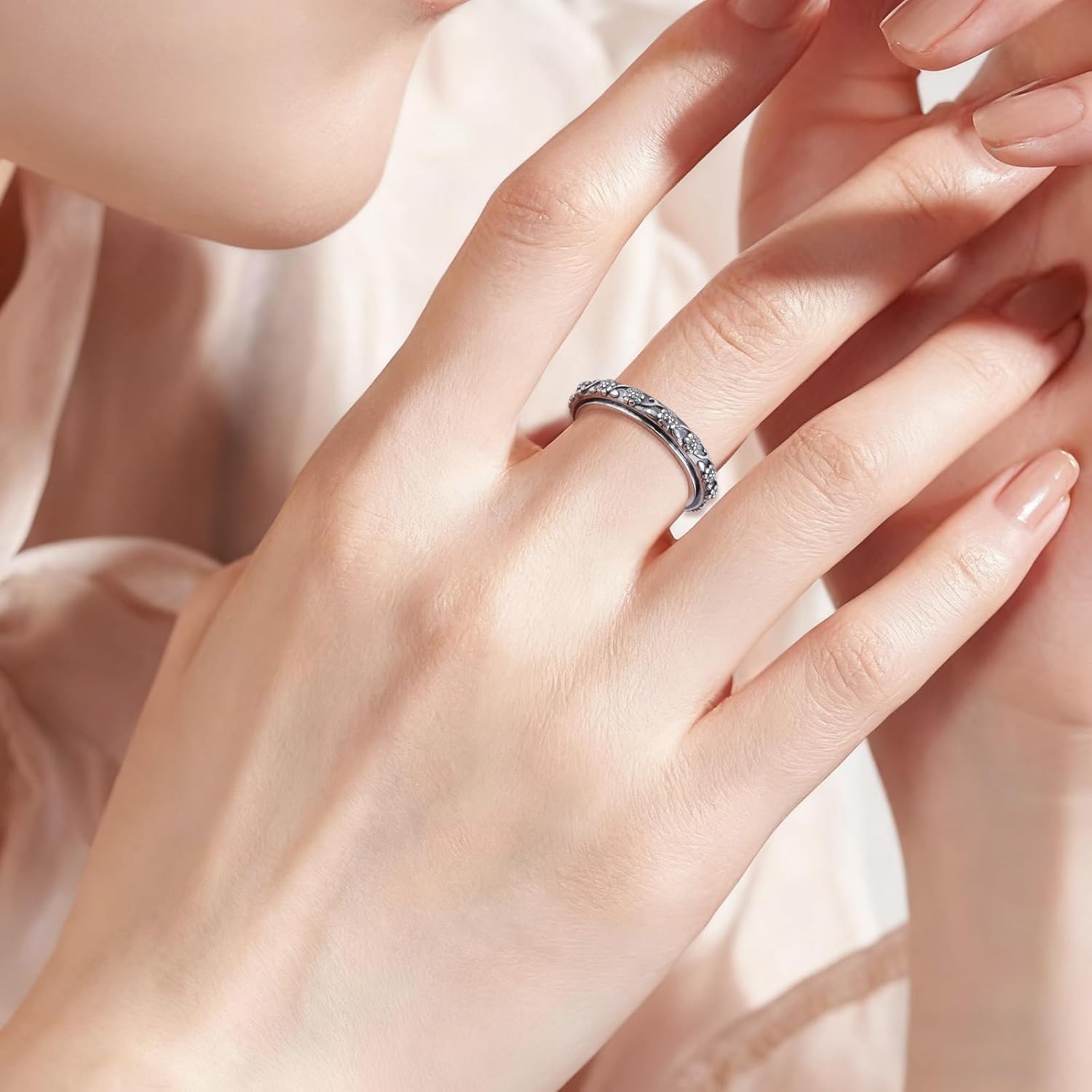 DAOCHONG Fidget Spinner Ring S925 Sterling Silver Oxidized Daisy Anxiety Ring for Women Just Breathe Fidget Ring Inspirational Relieving Boredom ADHD Stress Relieve Spinner Rings