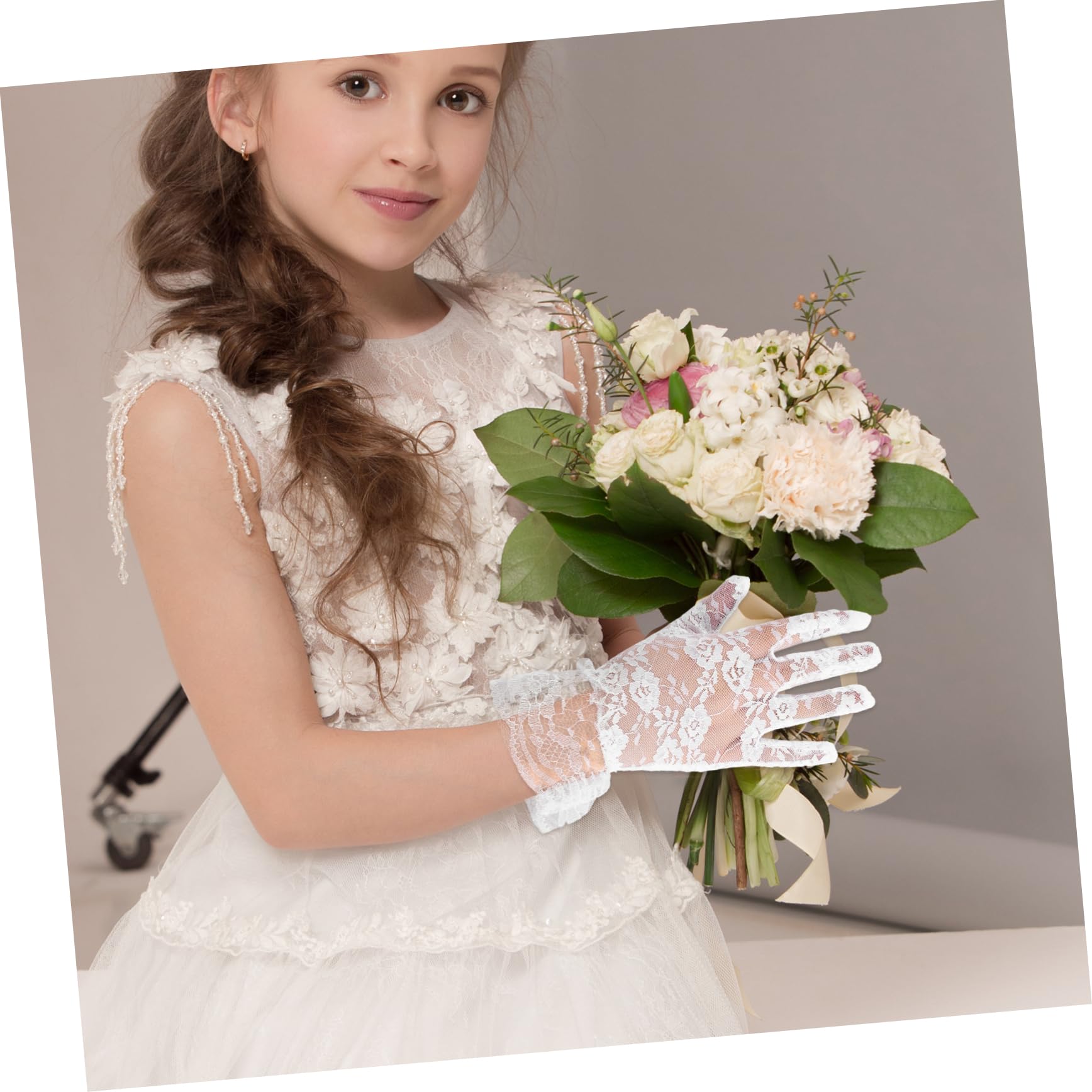FOMIYES Elegant White Lace Gloves for Little Girls Set of 2 for Banquets Parties and Stage Performances