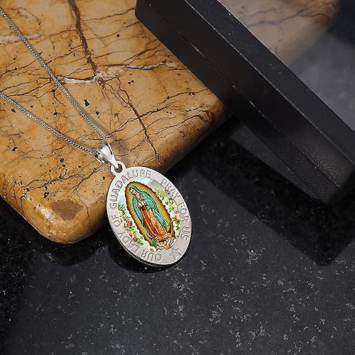 Miniatura 4 de PicturesOnGoldcom Medalla religiosa ovalada de Nuestra Señora de Guadalupe en plata de ley y oro de 10 quilates o 14 quilates