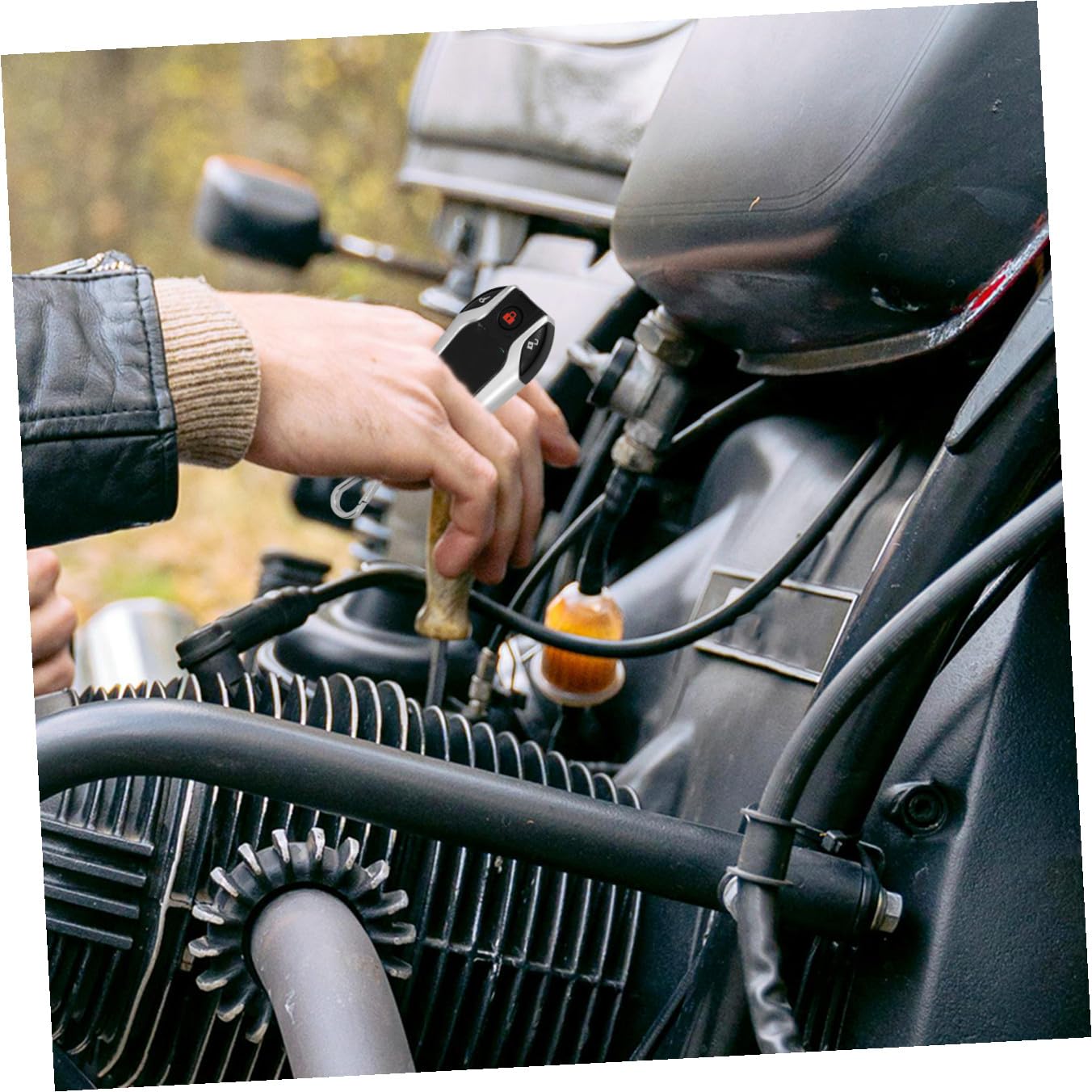 ULTECHNOVO Allarme per Moto Avviamento Remoto 12v, Dispositivo Antifurto Bidirezionale Resistente alle Intemperie, Kit di Sicurezza per Motociclette e Atv, Localizzatore Veicolo per
