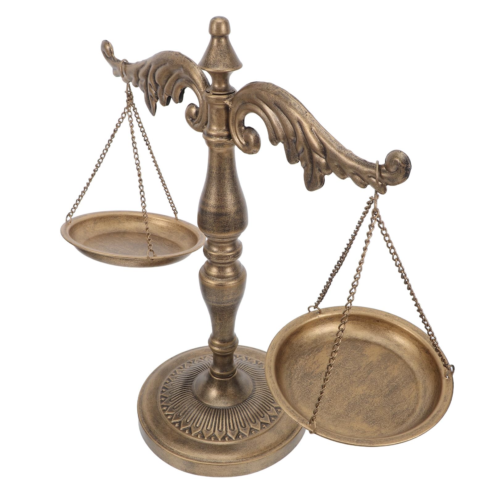 Balance antique en fer forgé dorée : le cadeau idéal pour un avocat ou diplômé en droit