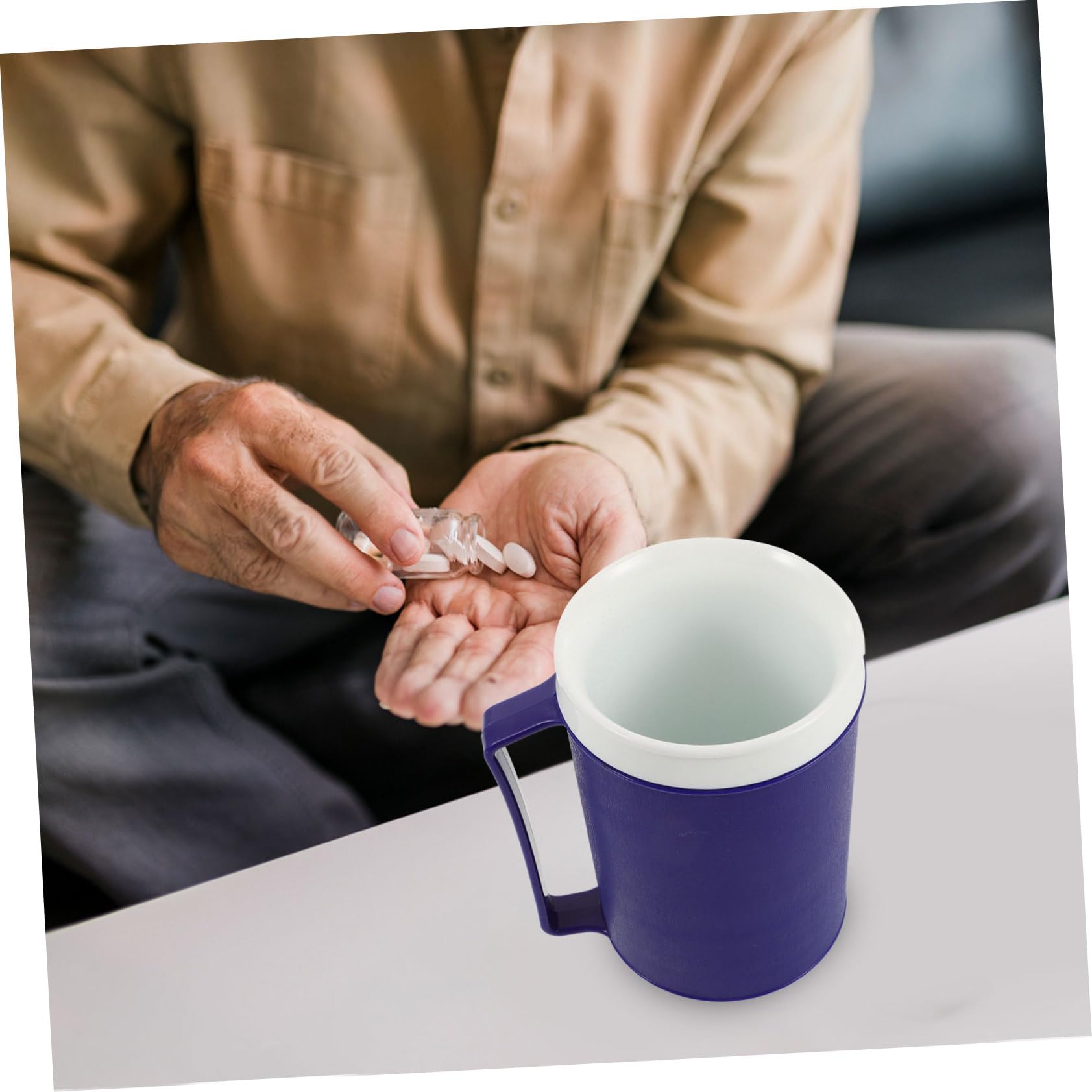 3stücke Convalescent Trinkbecher Auslaufsicherer Pflegebecher Für Ältere Patienten Mit Praktischem Griff Für Bettruhe Und Schluckbeschwerden Bequem Und Hygienisch