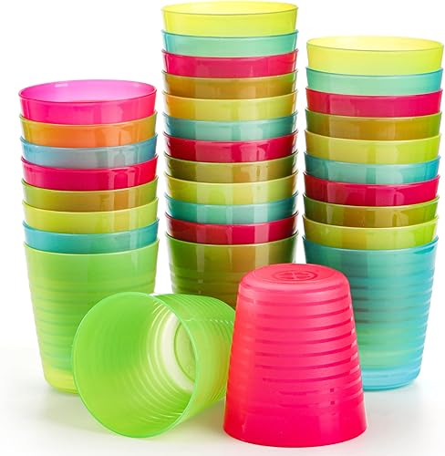 Dicunoy Paquete de 32 vasos de plástico reutilizables de 8 onzas, vaso pequeño para niños, vasos abiertos de colores irrompibles para niños, vaso de