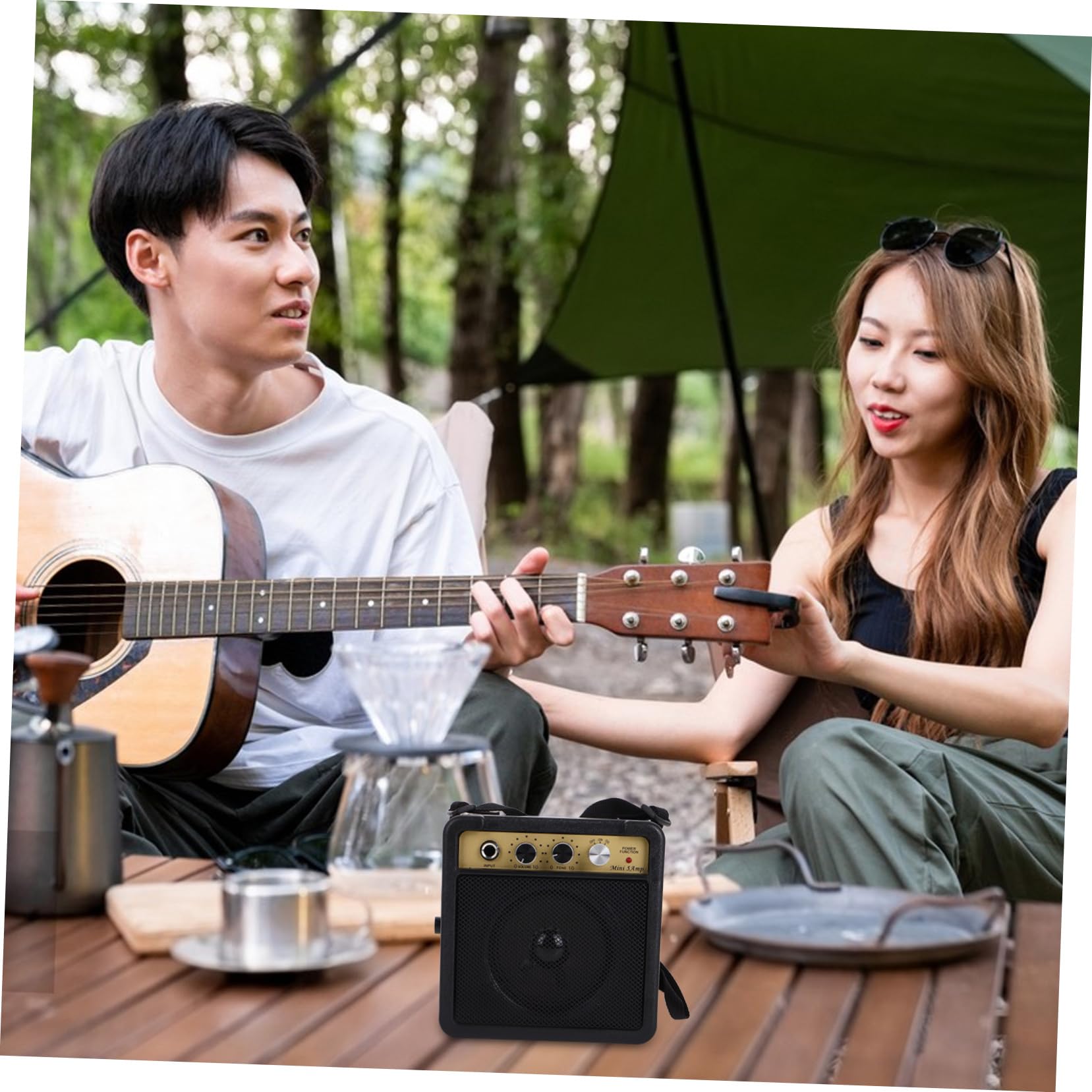 OSALADI Mini Amplificador de Guitarra Eléctrica 5w Negro, Sonido de Alta Fidelidad, Compacto y Portátil, Conexión Versátil para Práctica