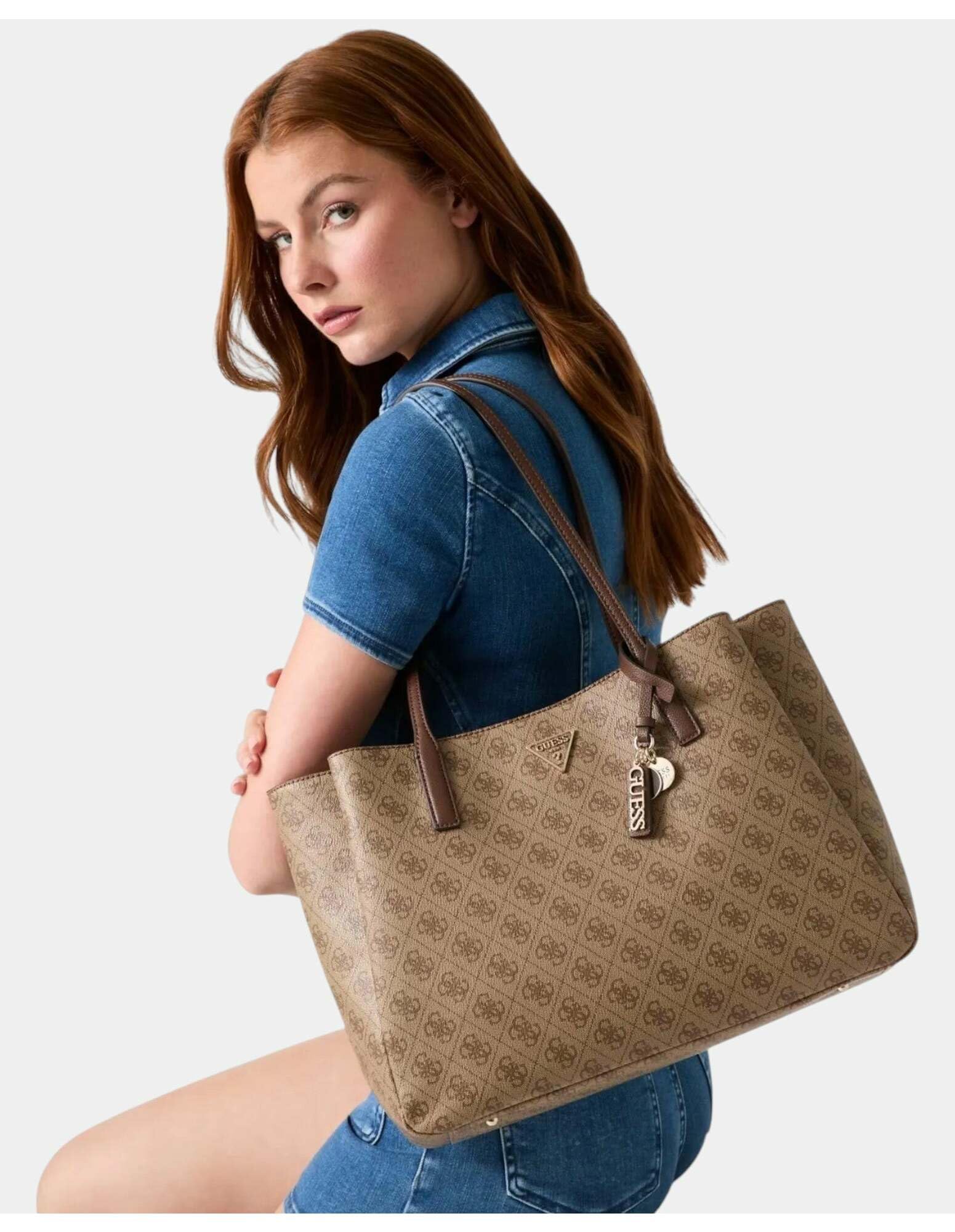 GUESS bolso de hombro maletín con compartimento para portátil Noelle II Tech Tote Latte Logo/Brown marrón claro