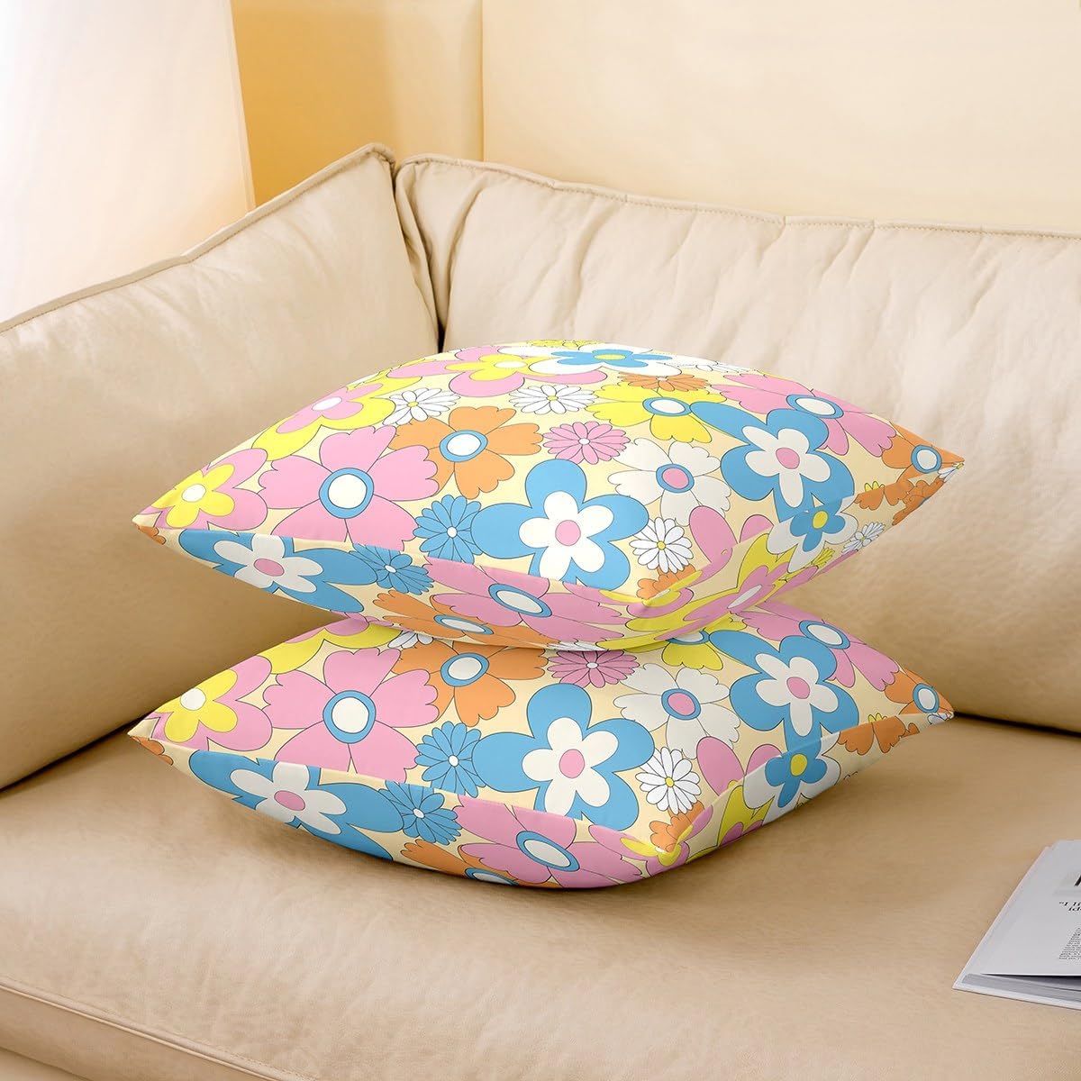 Pack of 4 70S Groovy Flowers Throw Pillow Covers 20x20 Hippie Colorful Retro Floral Cute Cushion Cases Vintage Garden Flower Cushion Covers Pastel Botanical Hippy Pillow Covers Aesthetic Bedroom Decor