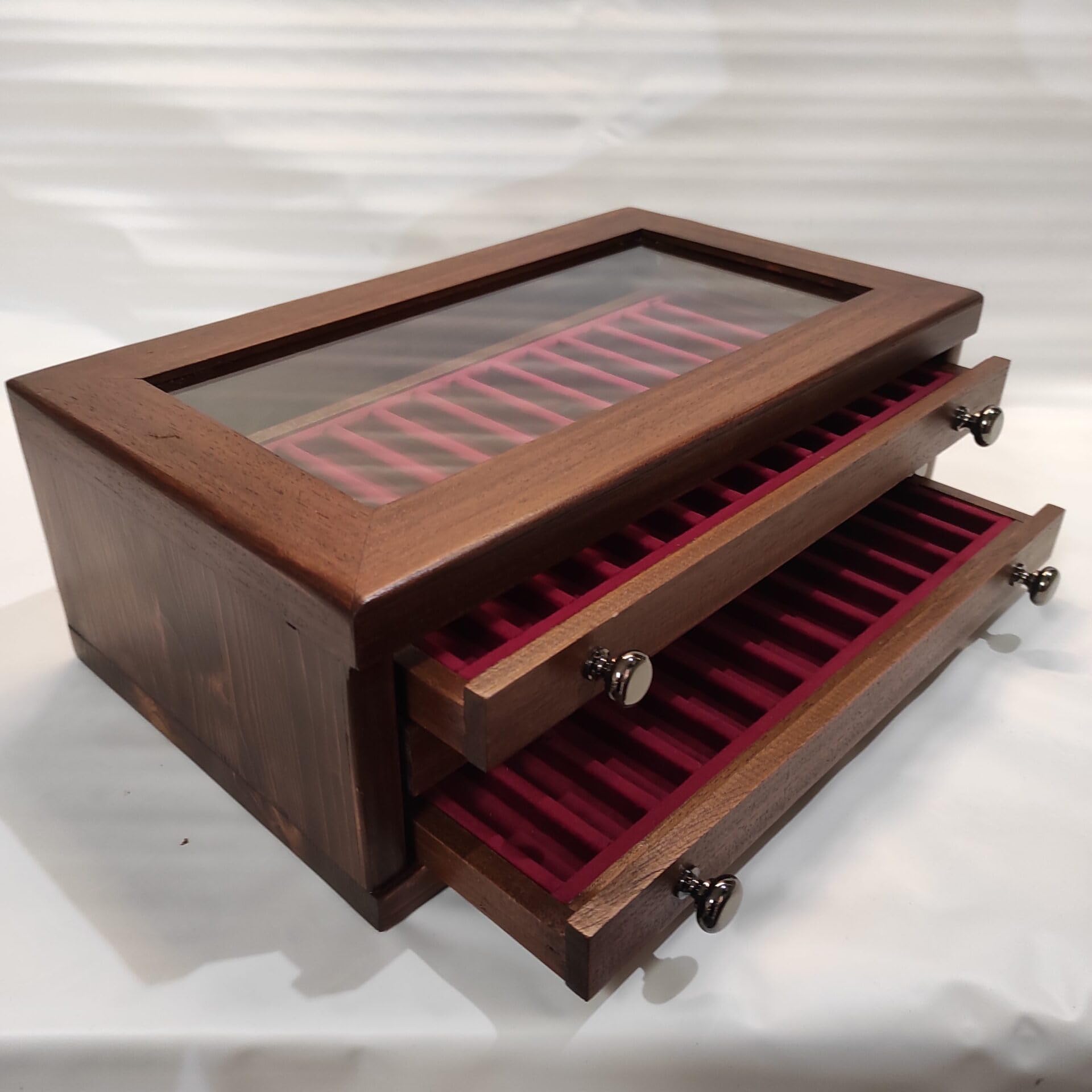 Coins&More Cabinet Porta Penne da Scrivania in Legno con Cassetti, Vetrina Espositore 39 Posti per Penne Stilografiche, Interno in Velluto Italiano, Artigianale Made in Italy