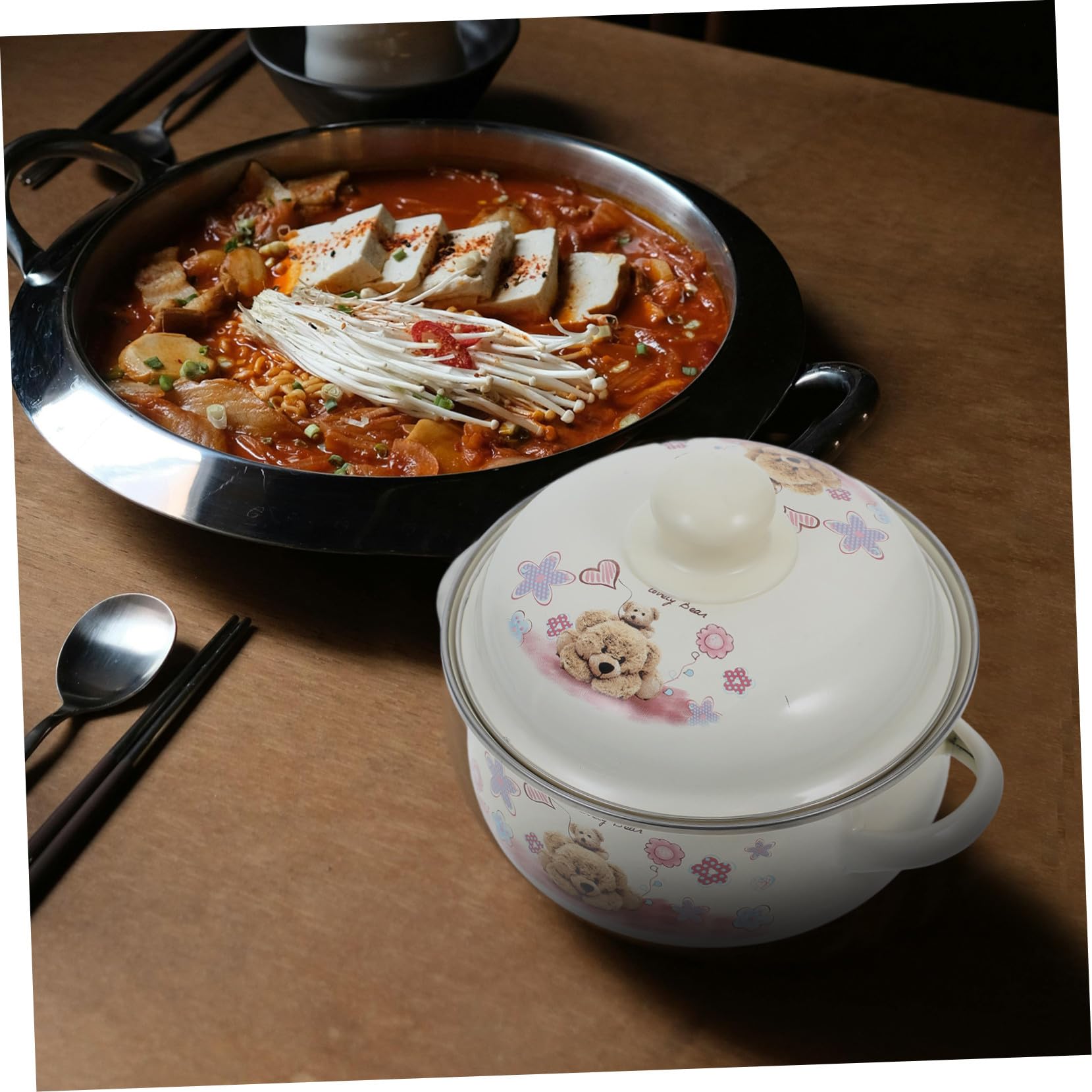 Marmite à Soupe en Émail Beige Couvercle, 1 Pièce, Style Pratique | Fond Plat, Double Poignée, Design Lisse, Ustensile de Cuisson pour Usage Domestique Style Aléatoire