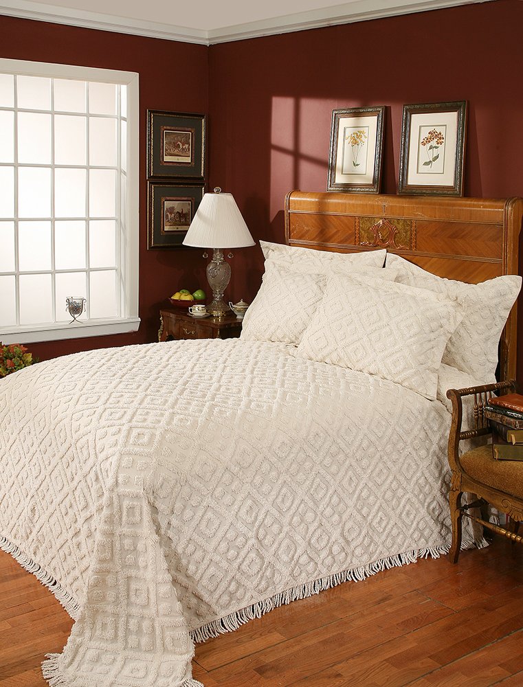 Amazon.com: Stylemaster Diamond Tufted Chenille Bedspread, Queen