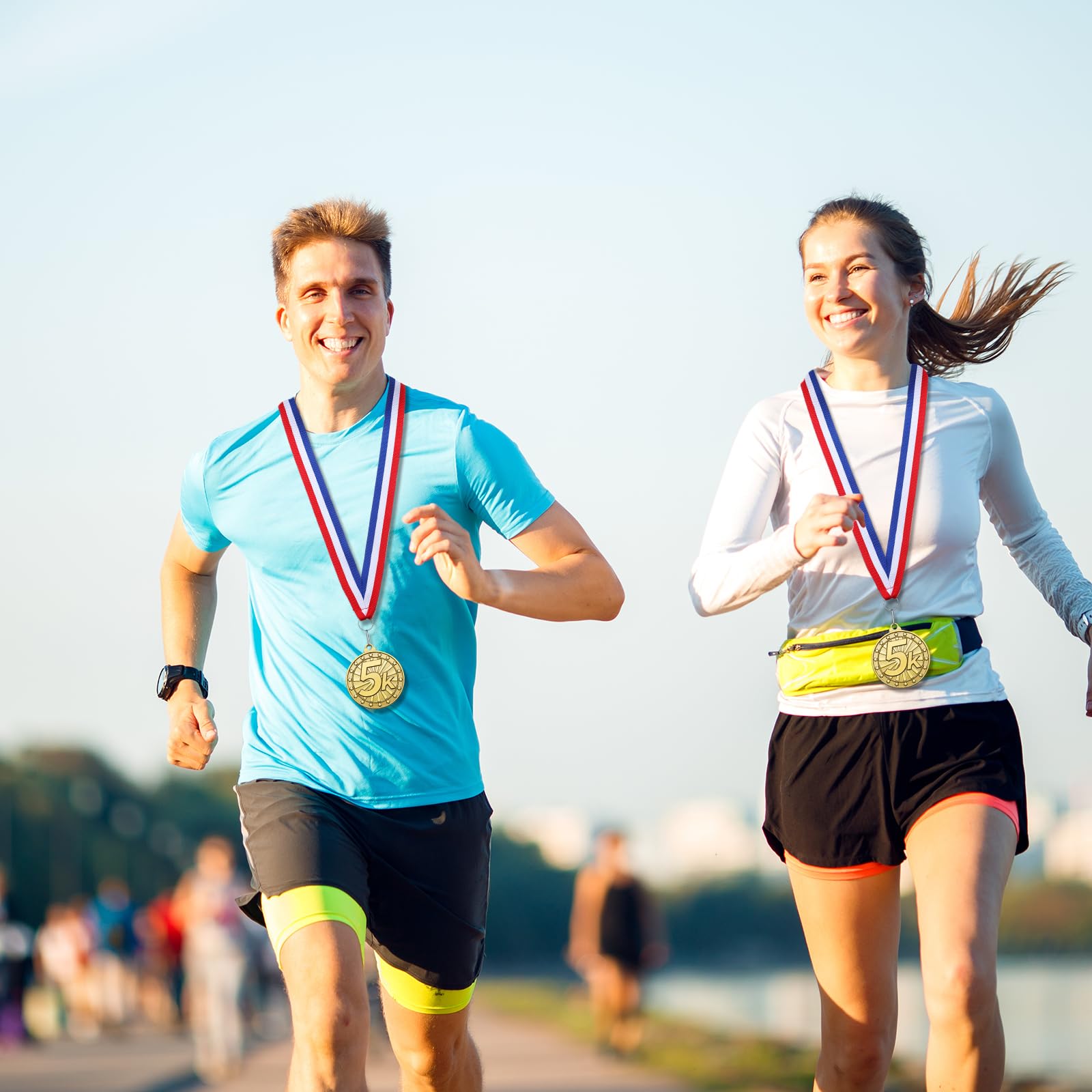 Remuuly 30/100 medallas de carreras de 5 K a granel de 2 pulgadas, premio de trofeo de oro de 5 K, medalla de trofeo para correr, premio para el primer lugar con cintas para el cuello, regalo para