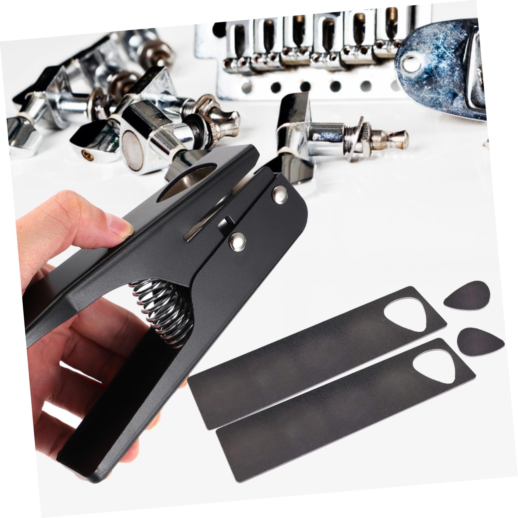 Eleganter Plektrum Stanzer aus Eisen mit Anti Rutsch Silikonpad für Komfortables Selbstgemacht Gitarre Herstellen und Präzises Gitarrenschlag Zubehör