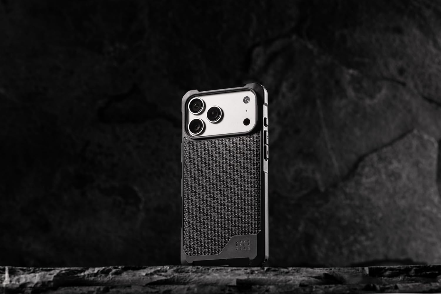 URBAN ARMOR GEAR UAG Designed for iPhone 17 Pro Max Case Metropolis LT - Compatible with MagSafe Military Grade Protective Cover, Kevlar Black