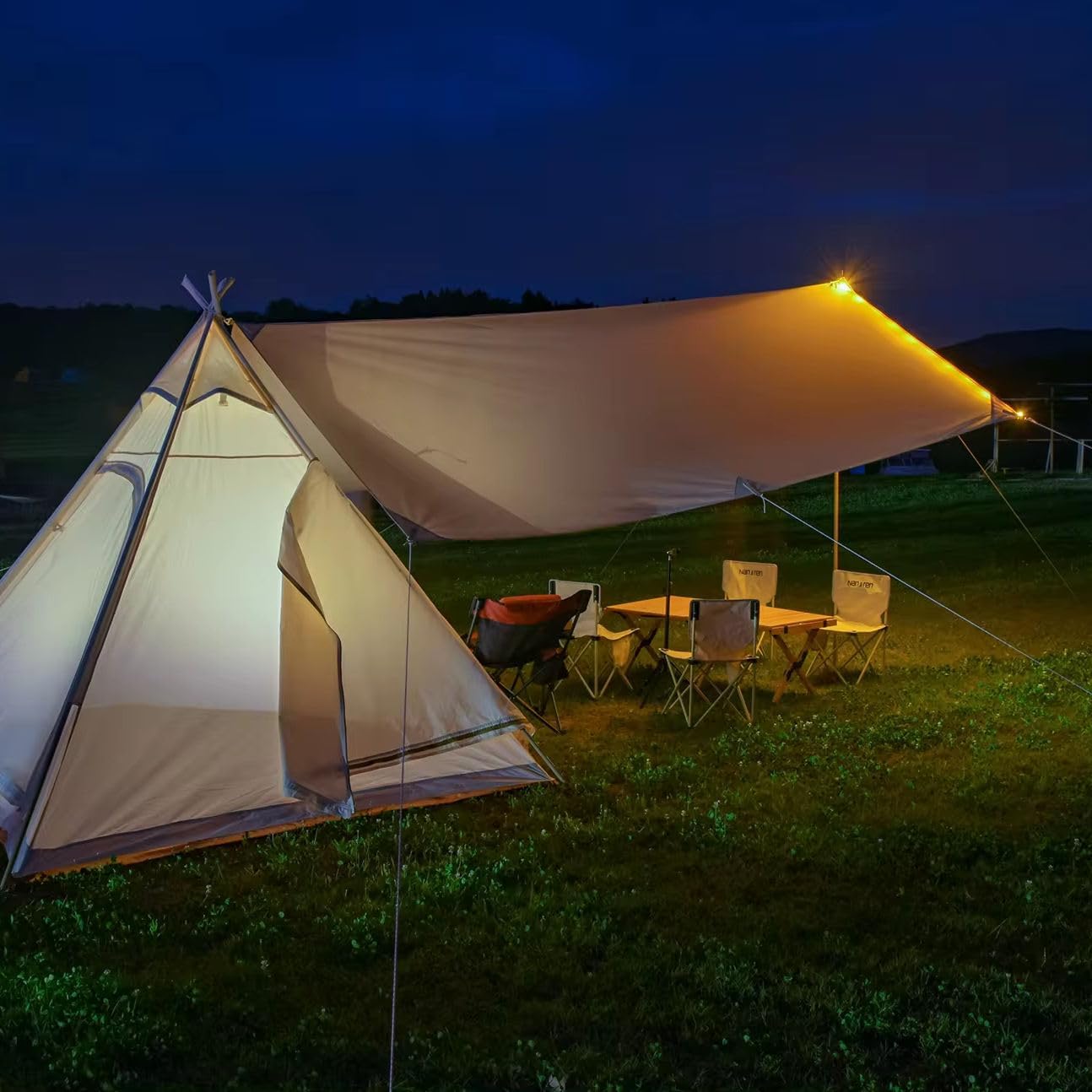 New Design Portable Modern Rechargeable Camp Lamp Solar and Type C