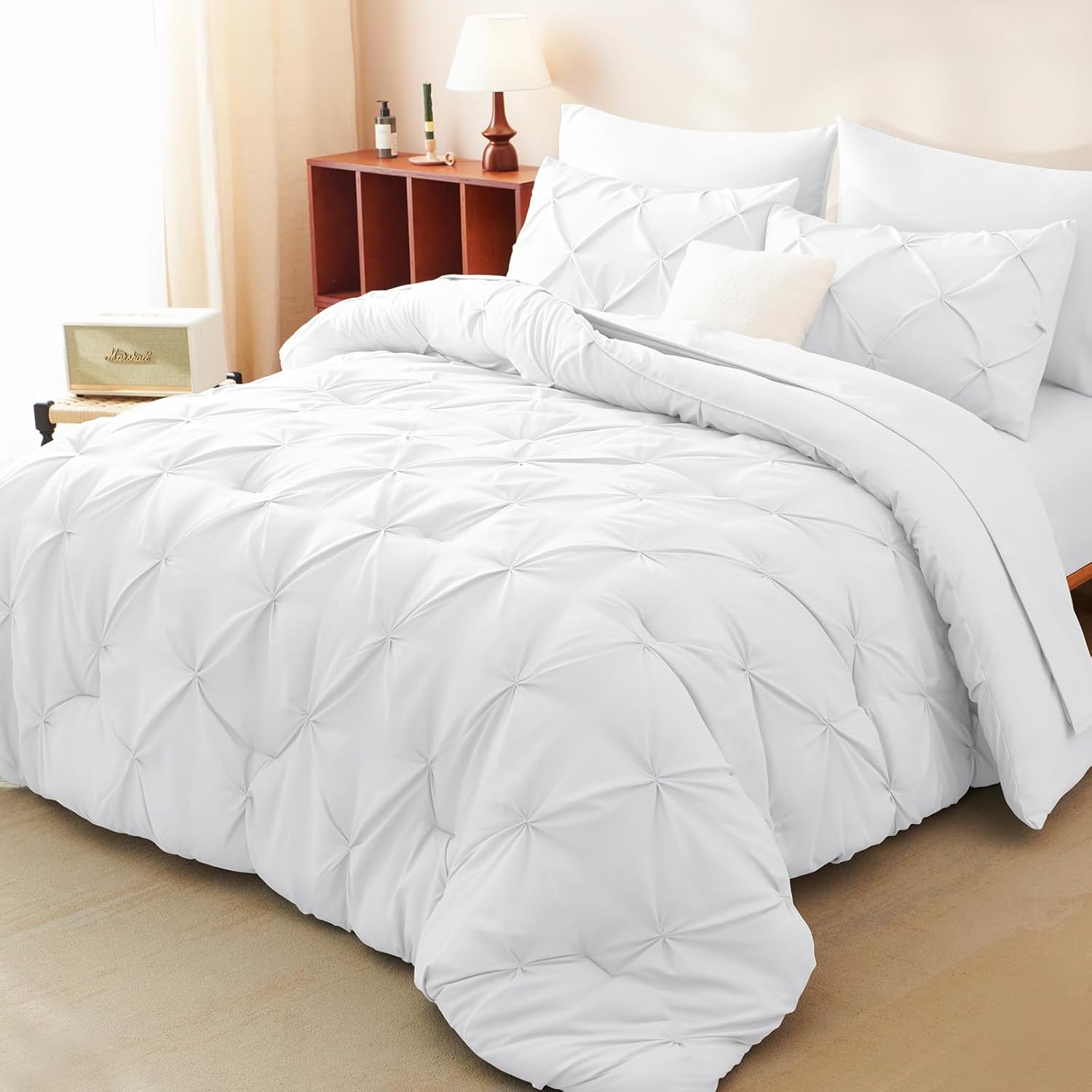 HIMEET Pintuck Bed in a Bag, 7 Pieces Queen Size Comforter Set White, Luxury Pinch Pleat Bed in a Bag, Soft All Season Bedding Sets with Comforter, Flat Sheet, Fitted Sheet and Pillowcases & Shams