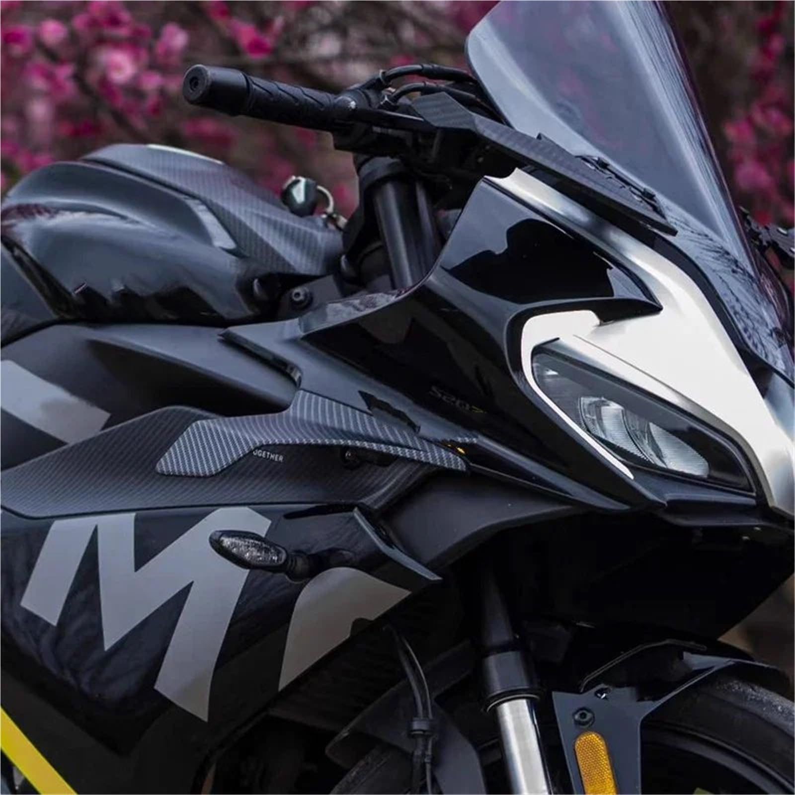 Front Bumper Splitter dachowy Pasuje do CFMOTO CF 250SR 250 SR MY22 Części motocyklowe CF250SR Boczne dociski Nagie spoilery Winglet Skrzydła Deflektory
