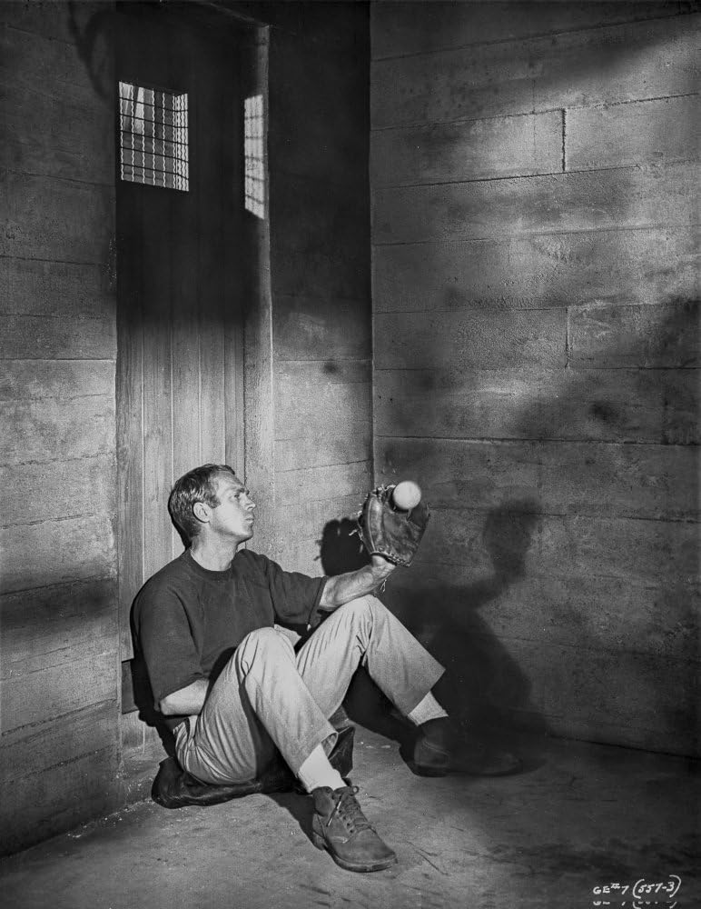 Steve McQueen sitting at the Corner Scene Excerpt from Film in Black and White Photo Print (8 x 10)