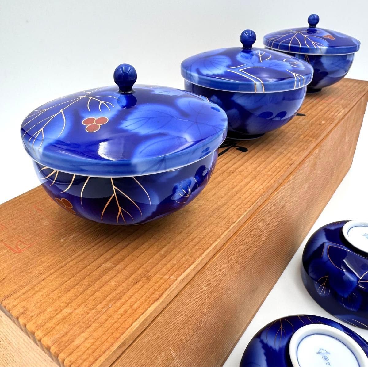 宮内庁御用達 深川製磁 瑠璃葡萄 蓋付汲出揃 湯呑み茶碗揃5個
