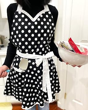 Wrapables Adjustable Flirty Hostess Apron, Black Polka Dots