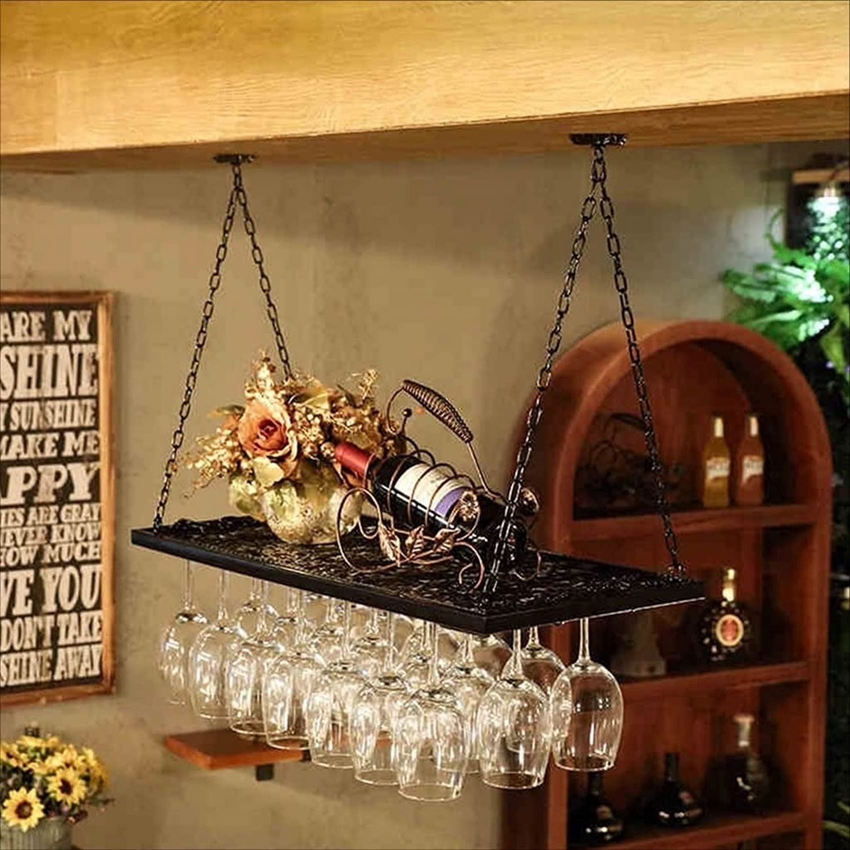Porte-verre à vin suspendu noir pour libérer de l'espace de cuisine