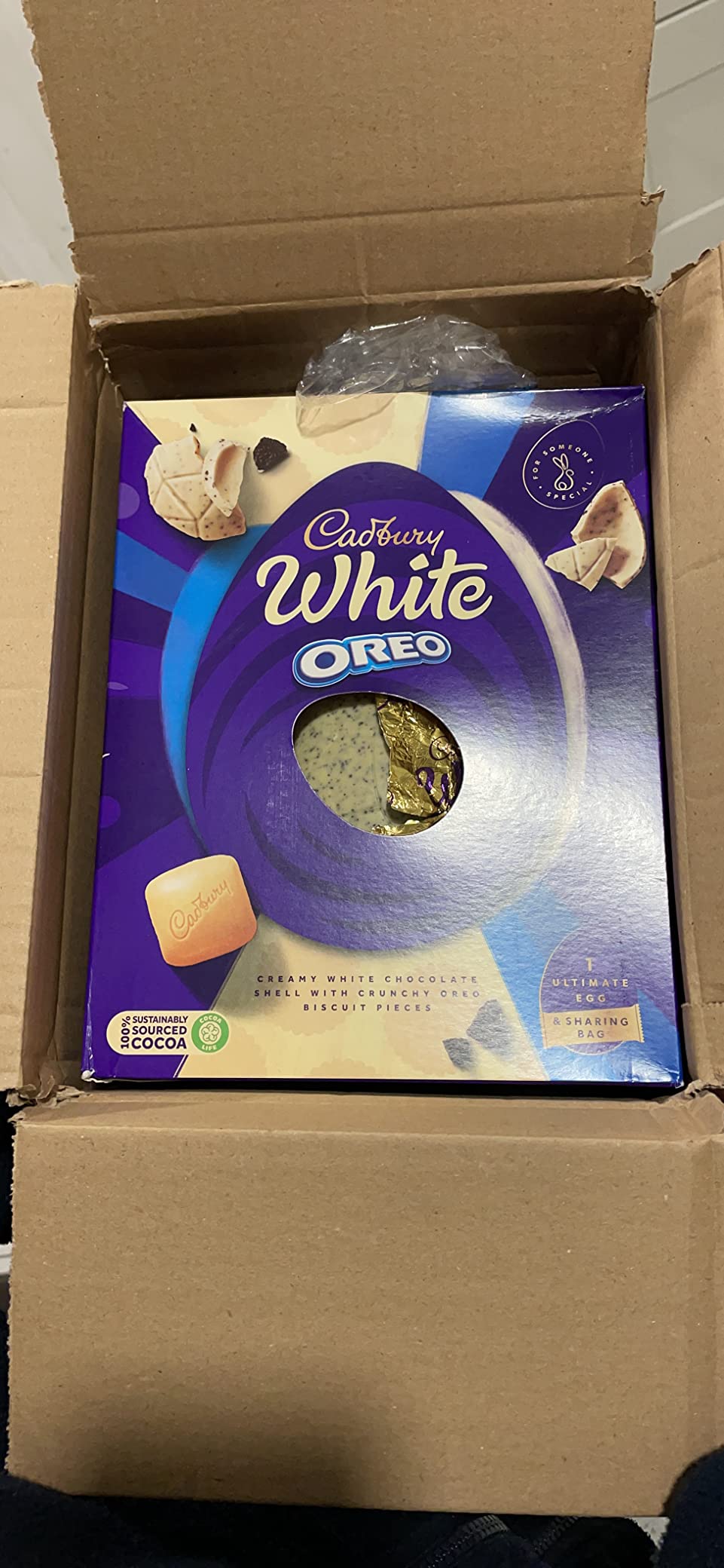 Cadbury Dairy Milk Crunchie Giant Chocolate Easter Egg with 3 Crunchie Chocolate Bars, 542g