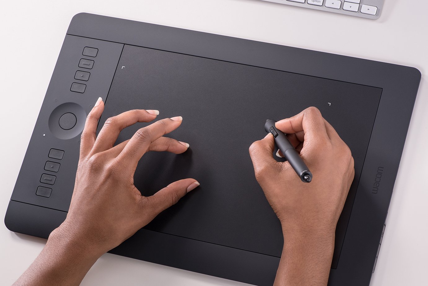 Wacom PTH-851 Intuos Pro Medium Tablet PTH-851/K1-C : Amazon.in