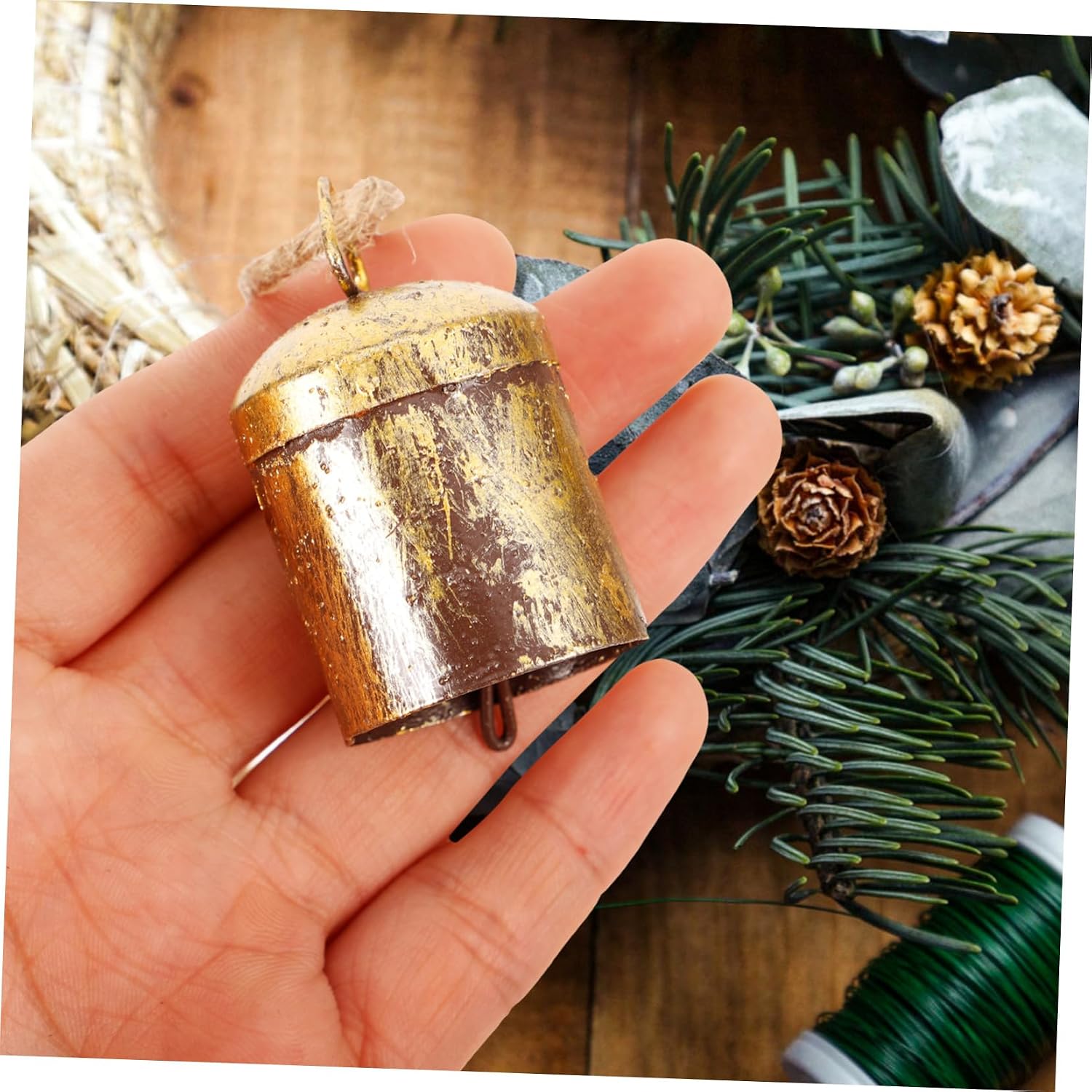 SUPVOX 4pcs Vintage Metal Bells Rustic Wind Bells for Crafts Holiday Decor for Christmas Weddings and Party Decorations Delicate Sound and Charming Design