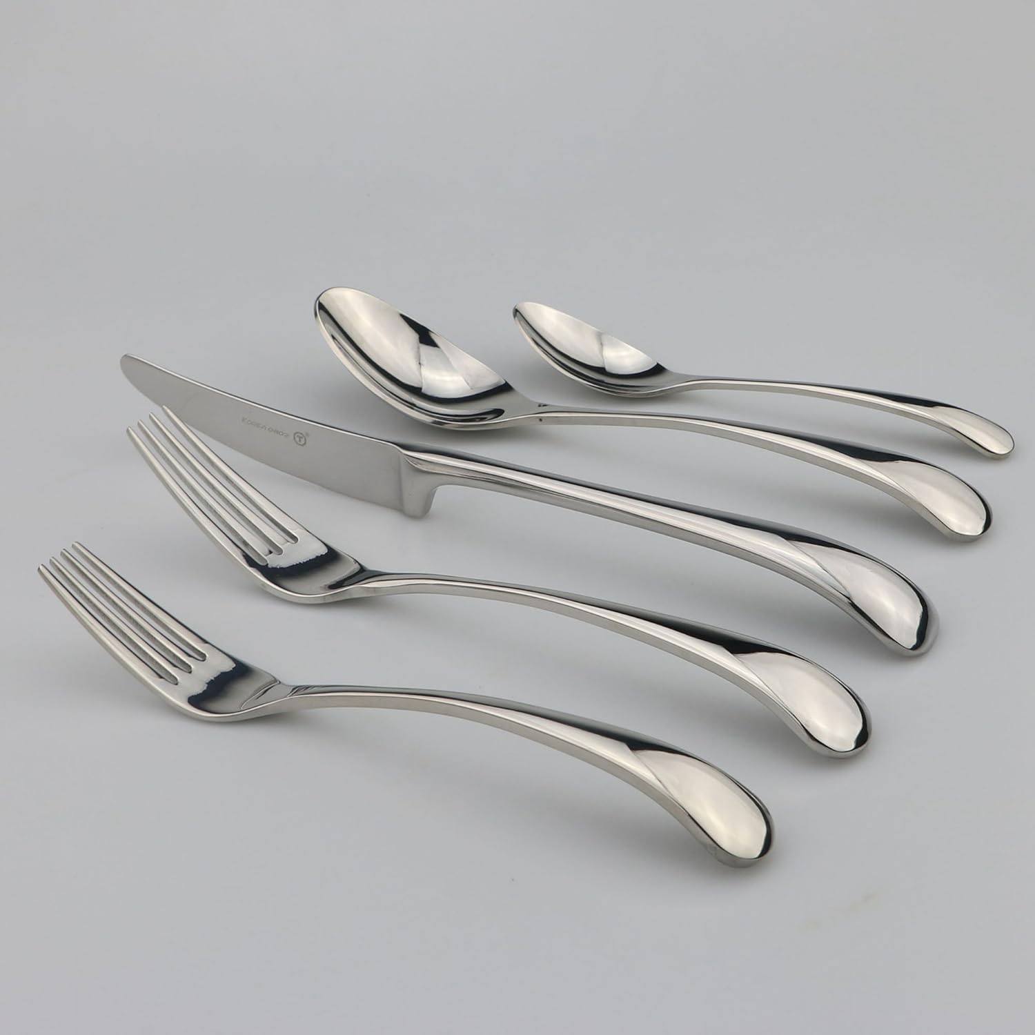 20-Pieces Flatware Set Heavy-Duty Stainless Steel Cutlery Set, Silverware Set, Tableware set Service for 4
