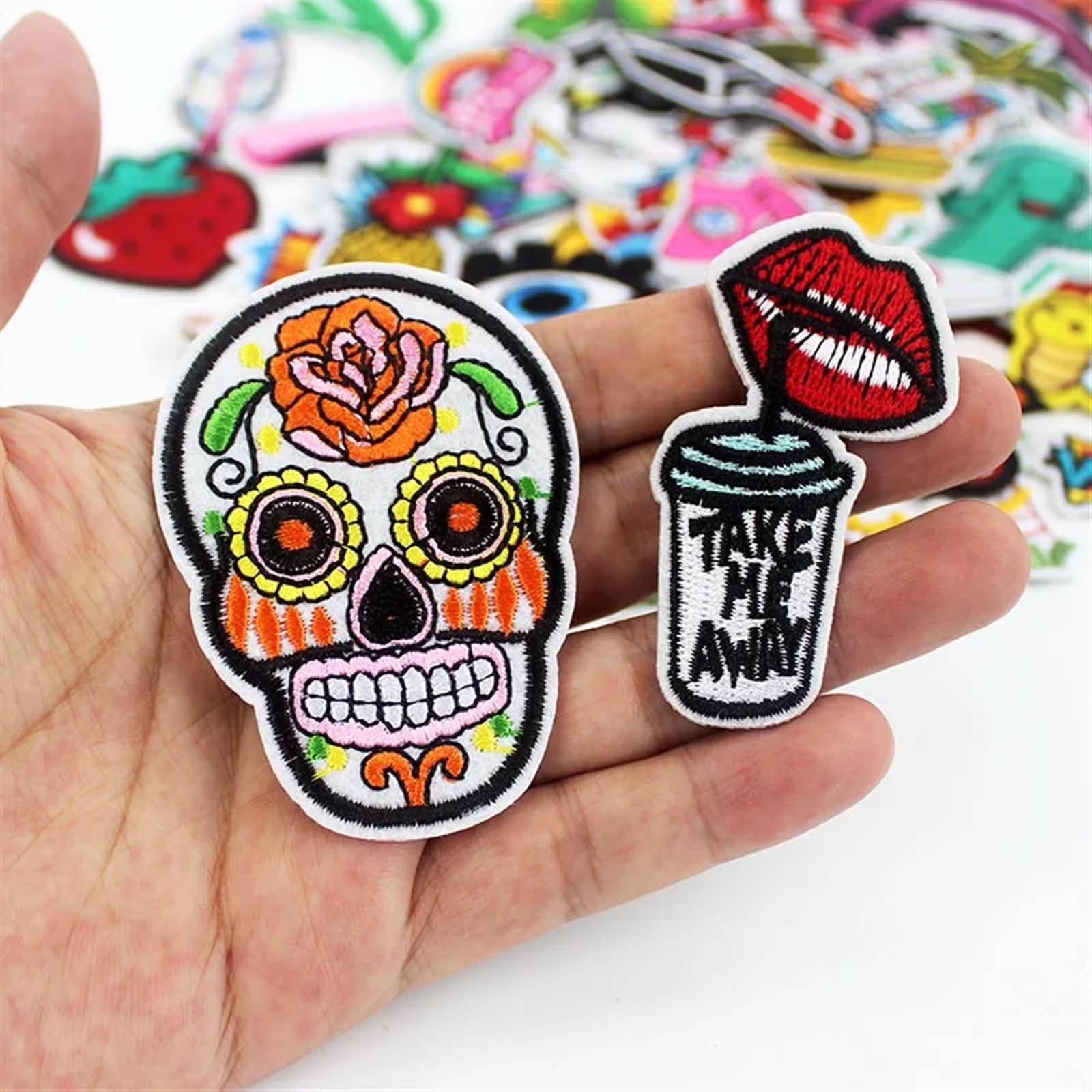 Toppa 50 Toppe in Stoffa Mista Ricami Carini termoadesivi su Badge for Bambini Ragazze Applique Fai da Te for Giacche Borse Adesivi Patchwork