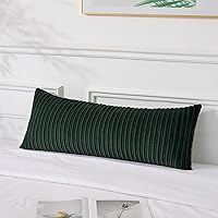 Vista 160 de UGASA - Fundas de almohada decorativas de terciopelo suave y sólidas de Navidad para sala de estar/sofá, 16 x 16 pulgadas, 2 unidades, color burdeos