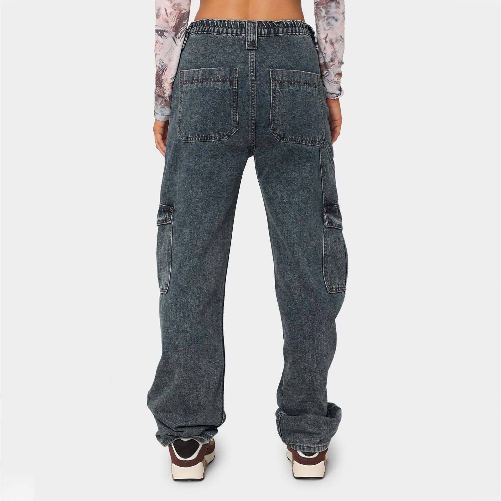 Pantalones cargo callejeros sueltos para mujer con bolsillos altos y prácticos como pantalones vaqueros de moda para un estilo urbano informal