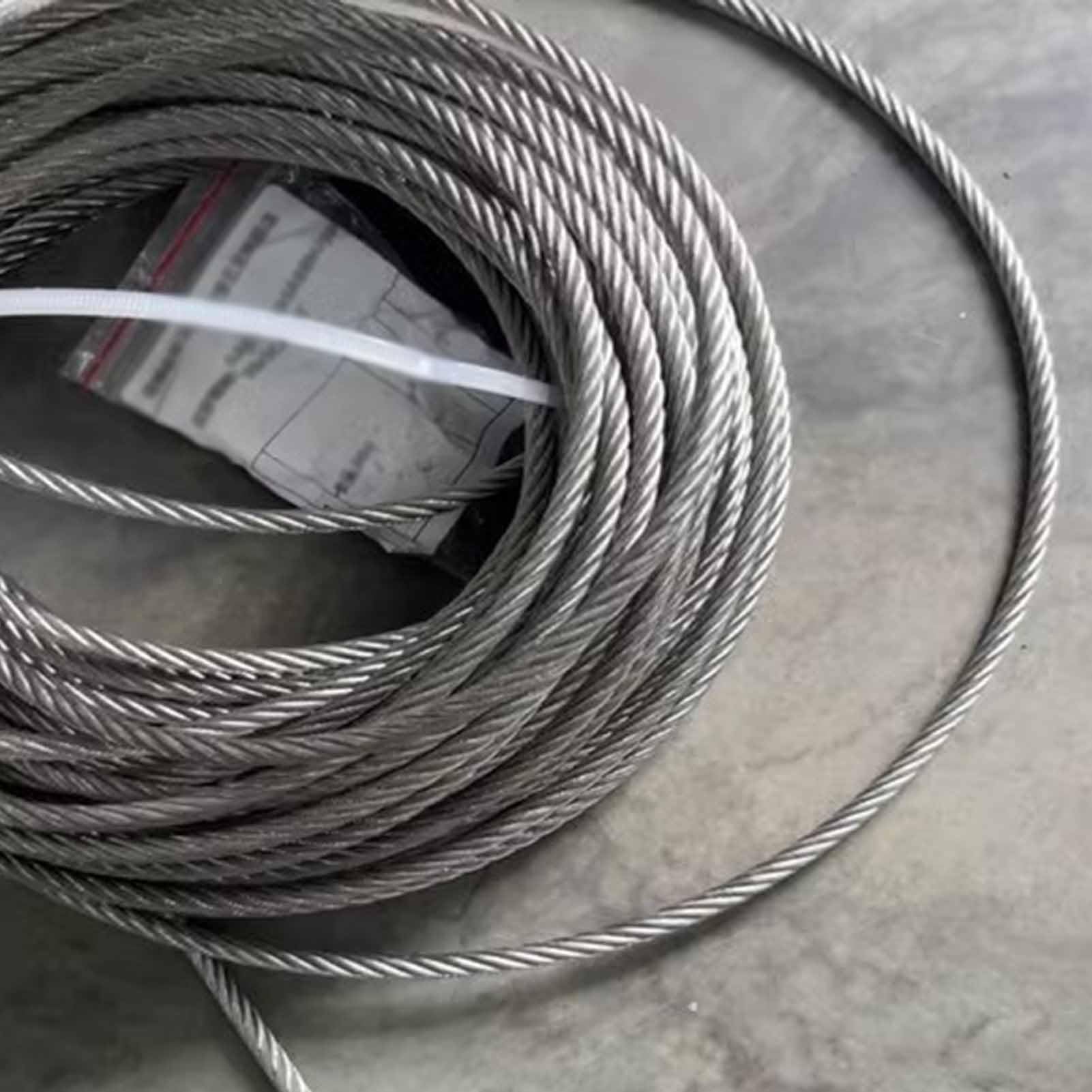Fune Cavo Metallico dell'Acciaio Inossidabile, Anima A Trefoli 7x19 Corda di Sicurezza per Balcone 4mm/0,16", Corda Flessibile in Acciaio Inossidabile(20m)